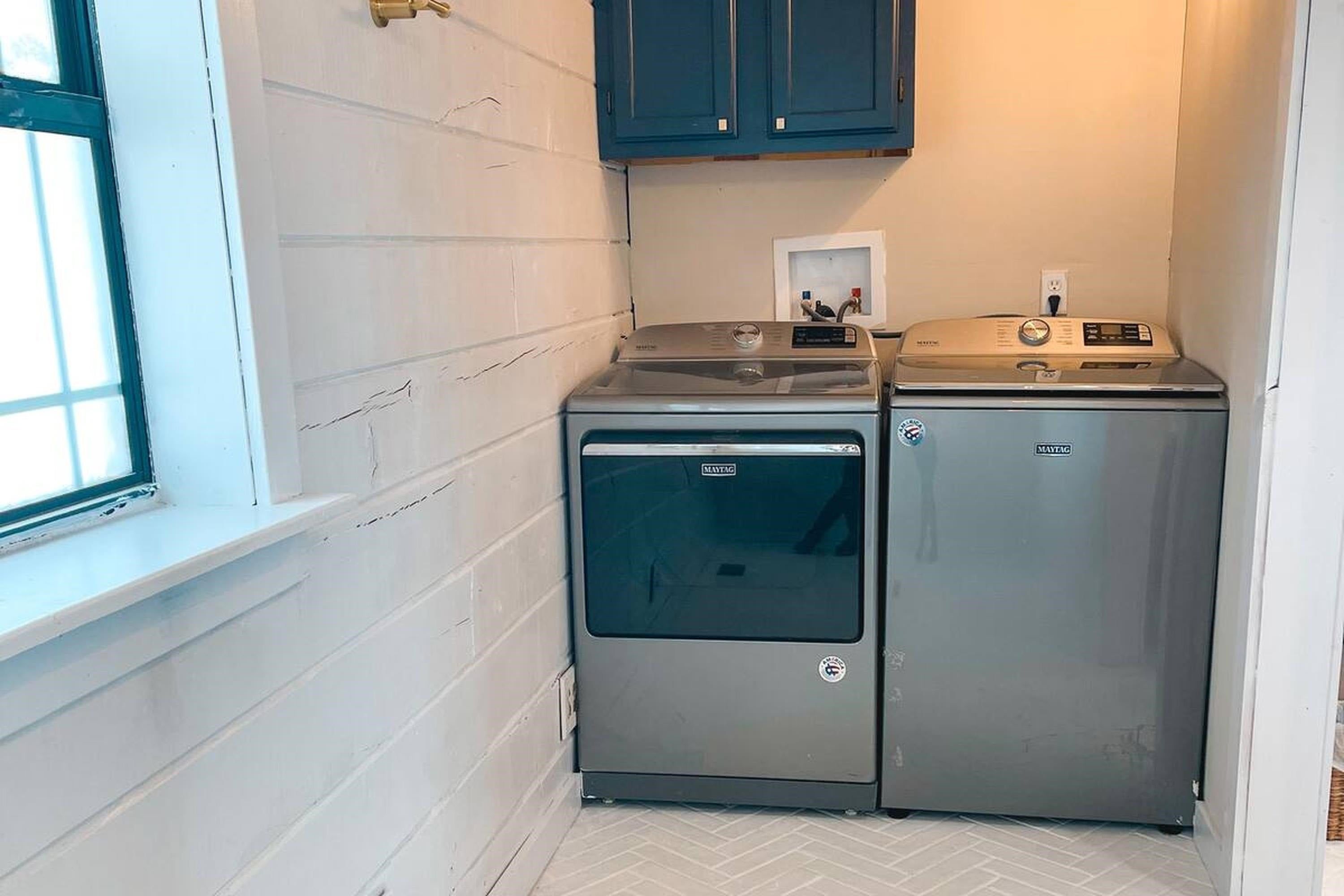 Mountain View, Arkansas, 72560, United States, 4 Bedrooms Bedrooms, ,2 BathroomsBathrooms,Residential,For Sale,1988851