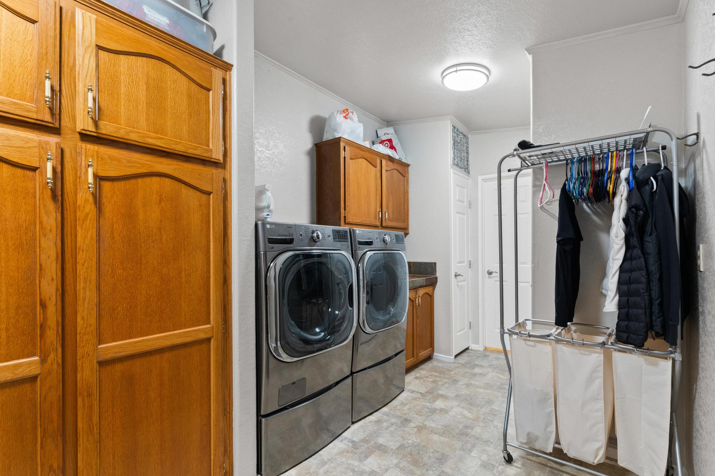 Terra Bella, California, 93270, United States, 3 Bedrooms Bedrooms, ,2 BathroomsBathrooms,Residential,For Sale,1981595