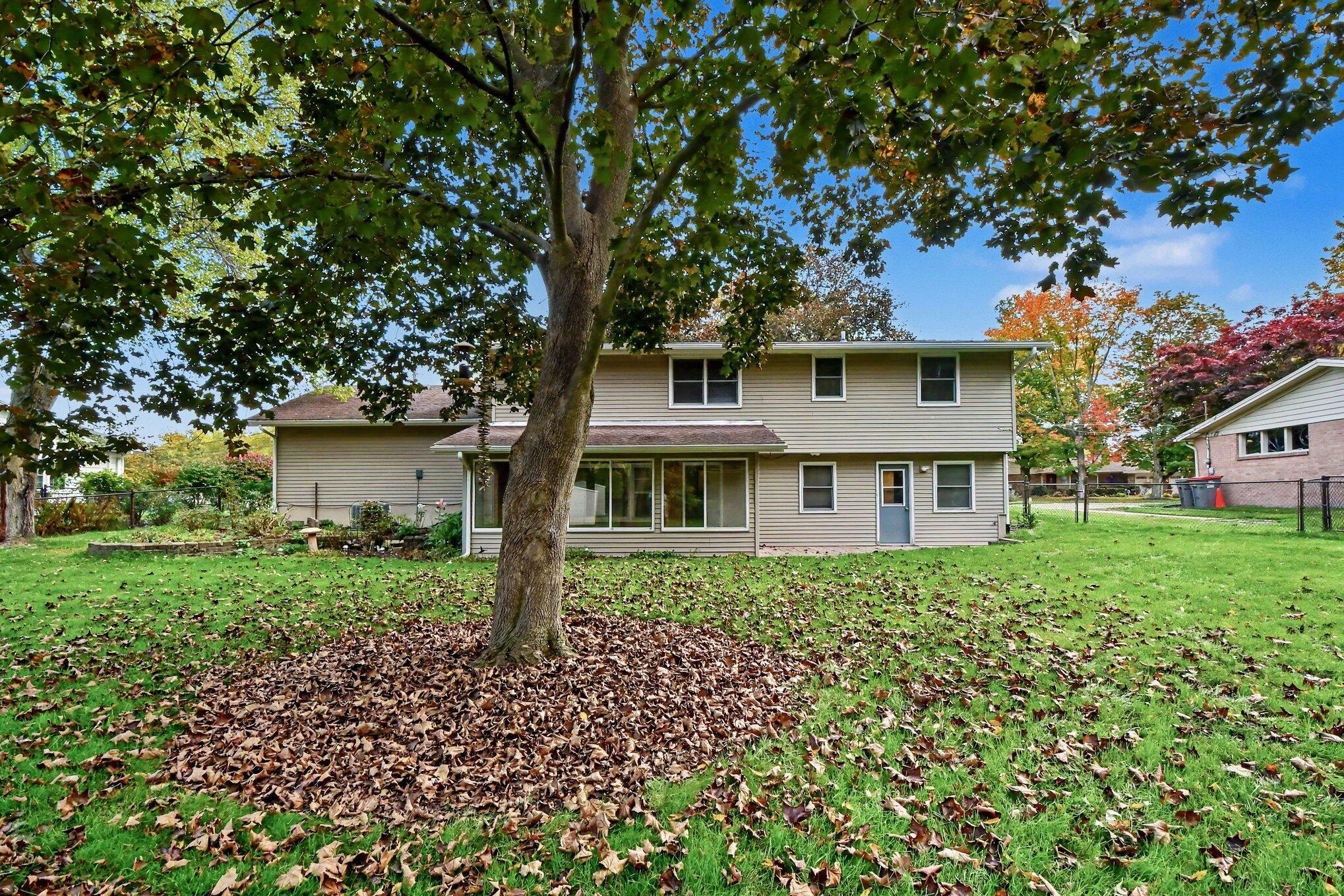 Paradise Lake Dr, Grand Rapids, MI 49546 #1