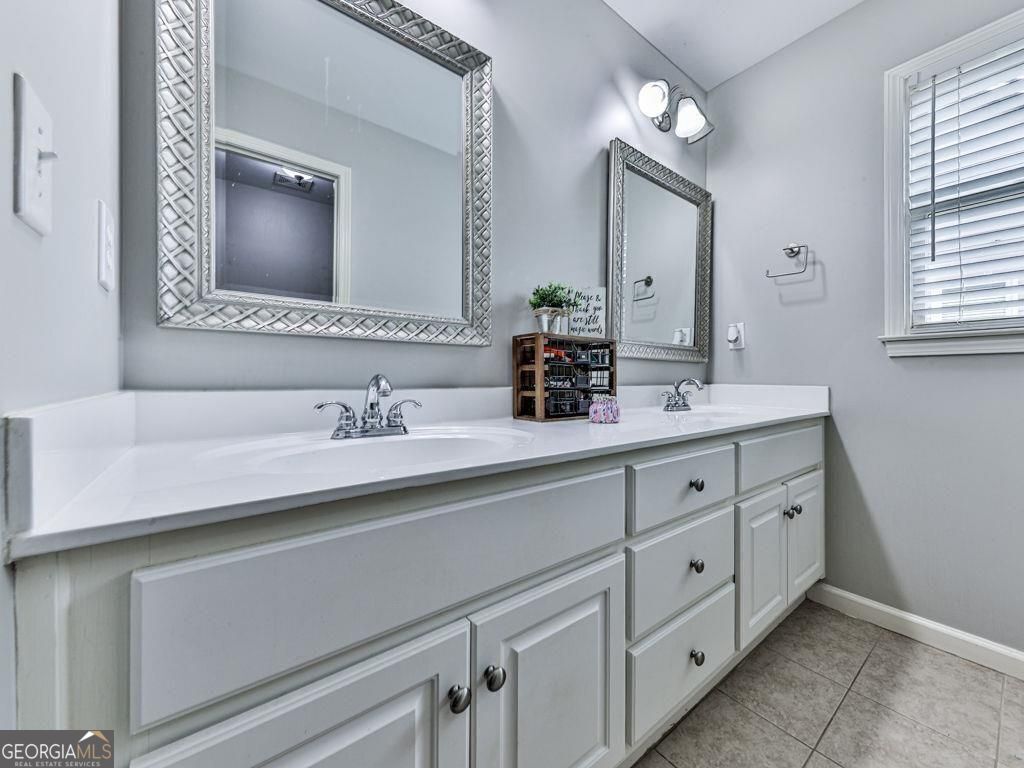 Dallas, Georgia, 30132, United States, 5 Bedrooms Bedrooms, ,3 BathroomsBathrooms,Residential,For Sale,1914643