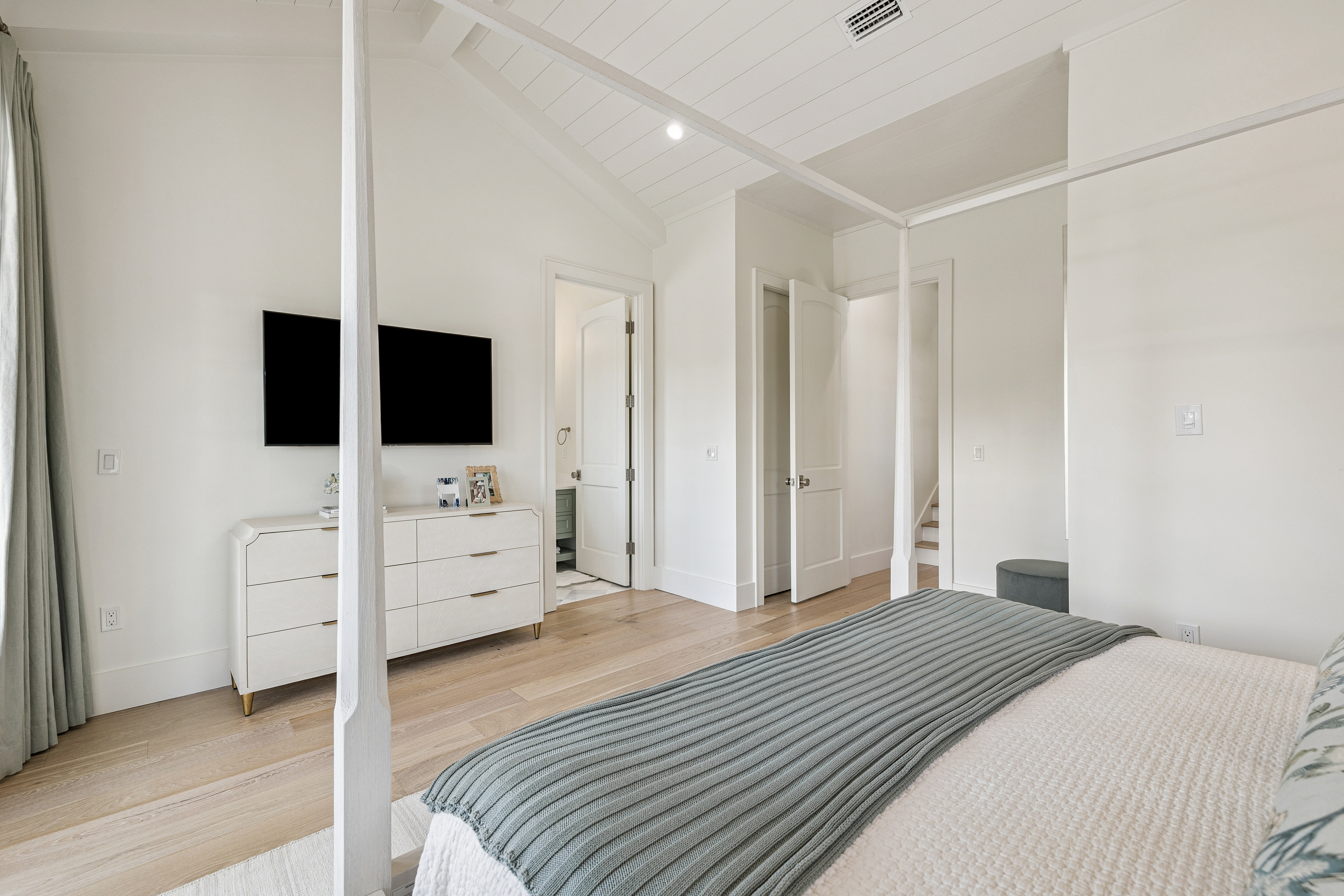  Refined Coastal Residence With Designer Interiors And Exceptional Craftsmanship - 物件實景