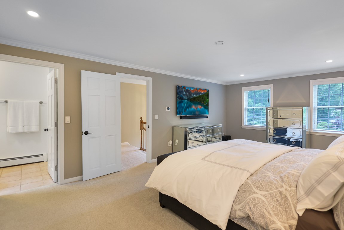 Derry, New Hampshire, 03038, United States, 3 Bedrooms Bedrooms, ,3 BathroomsBathrooms,Residential,For Sale,1886983