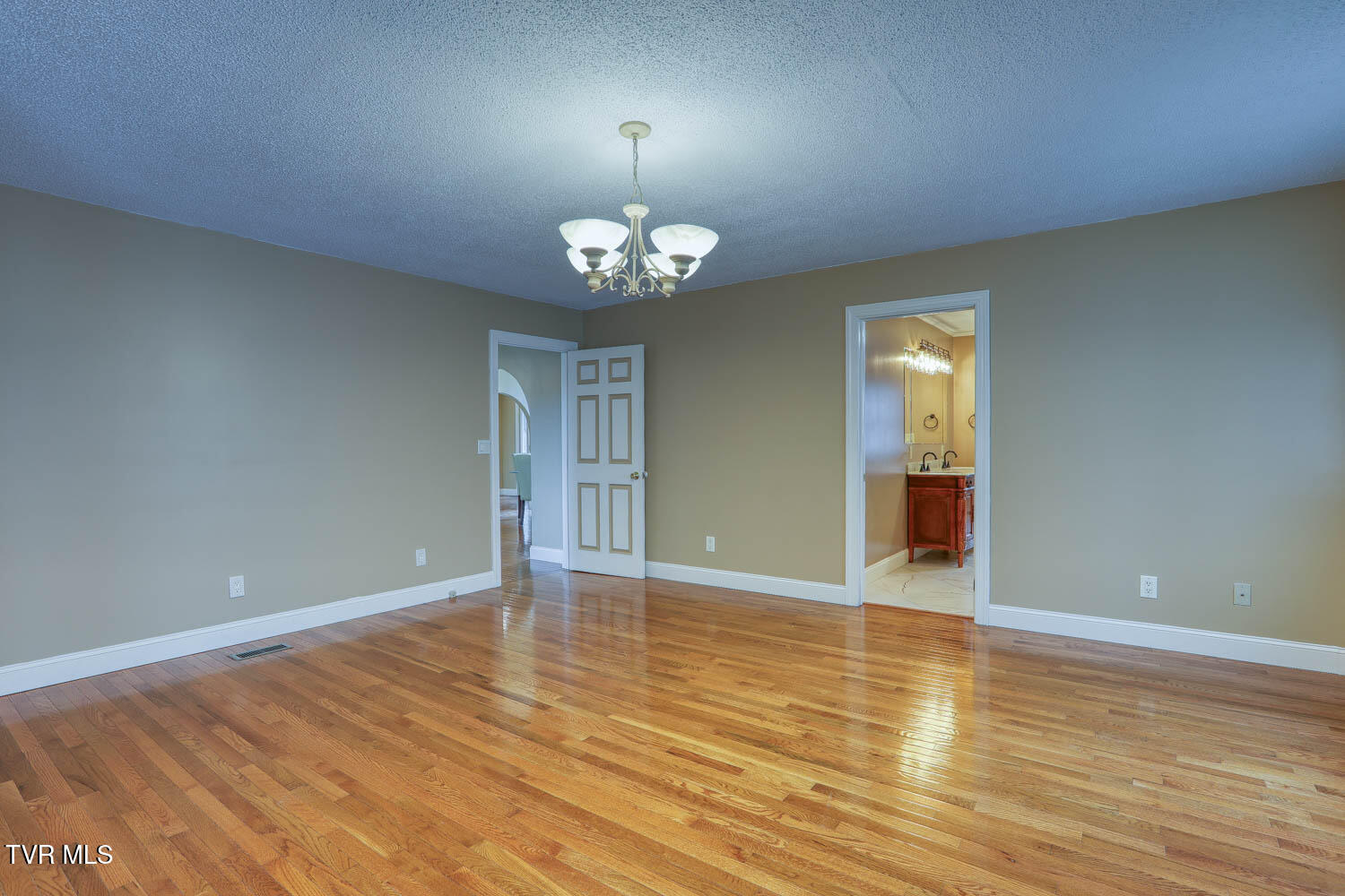 Rogersville, Tennessee, 37857, United States, 4 Bedrooms Bedrooms, ,4 BathroomsBathrooms,Residential,For Sale,2042868