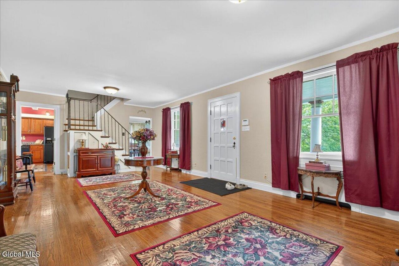 Schenectady, New York, 12309, United States, 5 Bedrooms Bedrooms, ,4 BathroomsBathrooms,Residential,For Sale,1938536