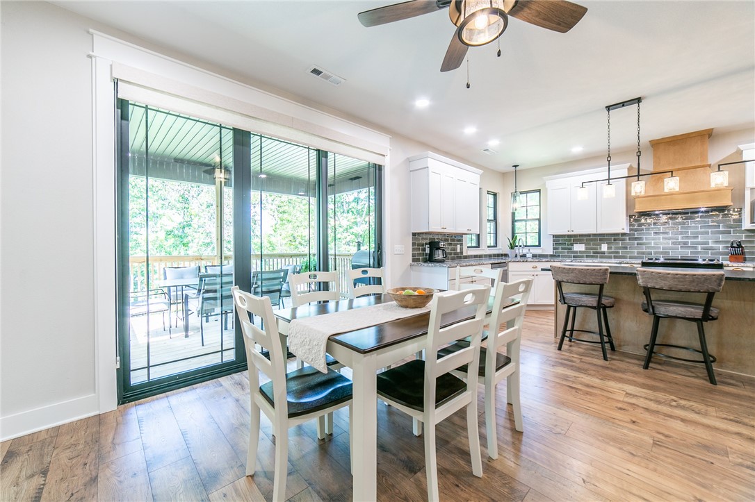 Bella Vista, Arkansas, 72714, United States, 3 Bedrooms Bedrooms, ,3 BathroomsBathrooms,Residential,For Sale,1959156