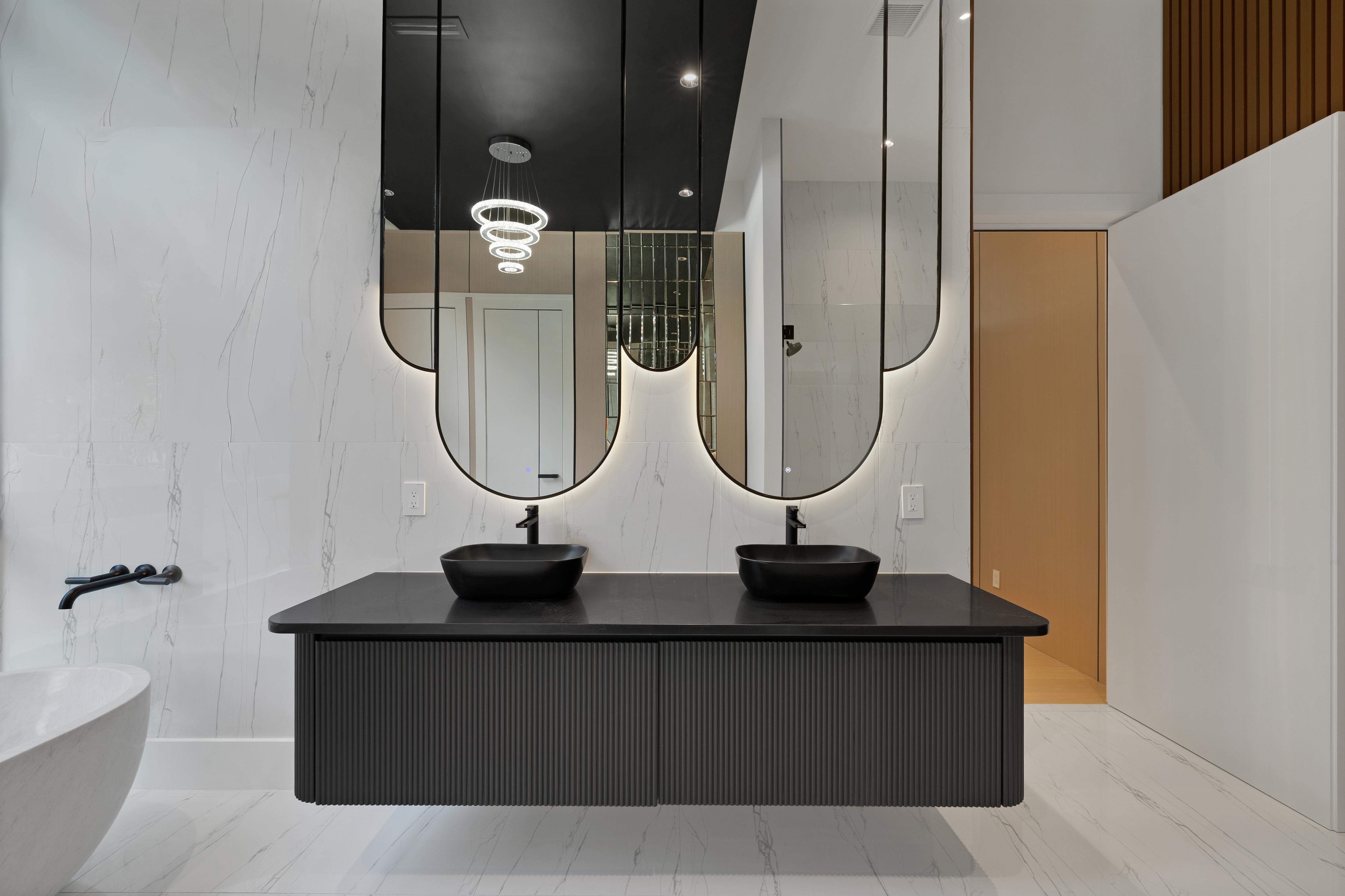  Bold Contemporary Estate for Elevated Living - 物件實景