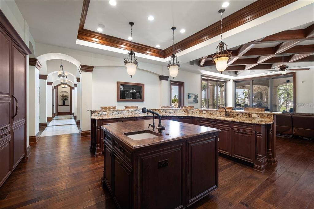 Largo, Florida, 33774, United States, 5 Bedrooms Bedrooms, ,7 BathroomsBathrooms,Residential,For Sale,1876225