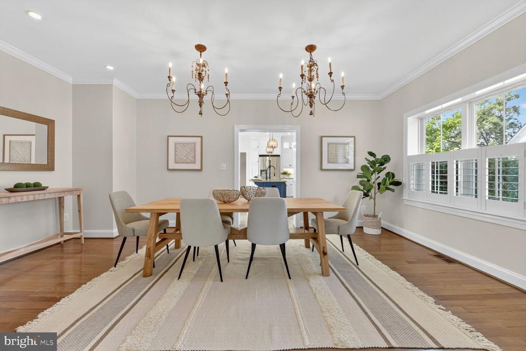 Arlington, Virginia, 22213, United States, 5 Bedrooms Bedrooms, ,5 BathroomsBathrooms,Residential,For Sale,1982488