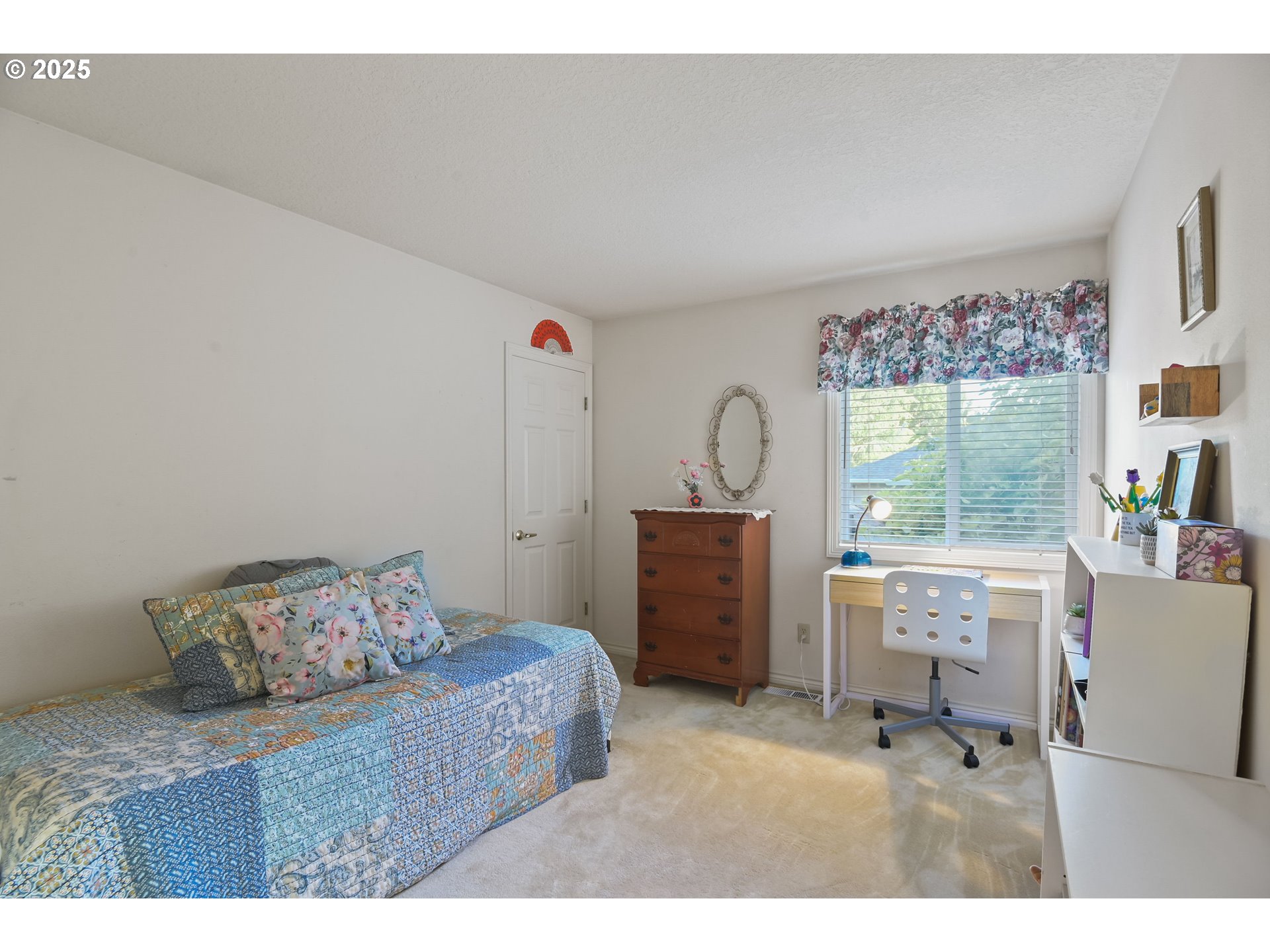 Portland, Oregon, 97223, United States, 4 Bedrooms Bedrooms, ,2 BathroomsBathrooms,Residential,For Sale,1892030