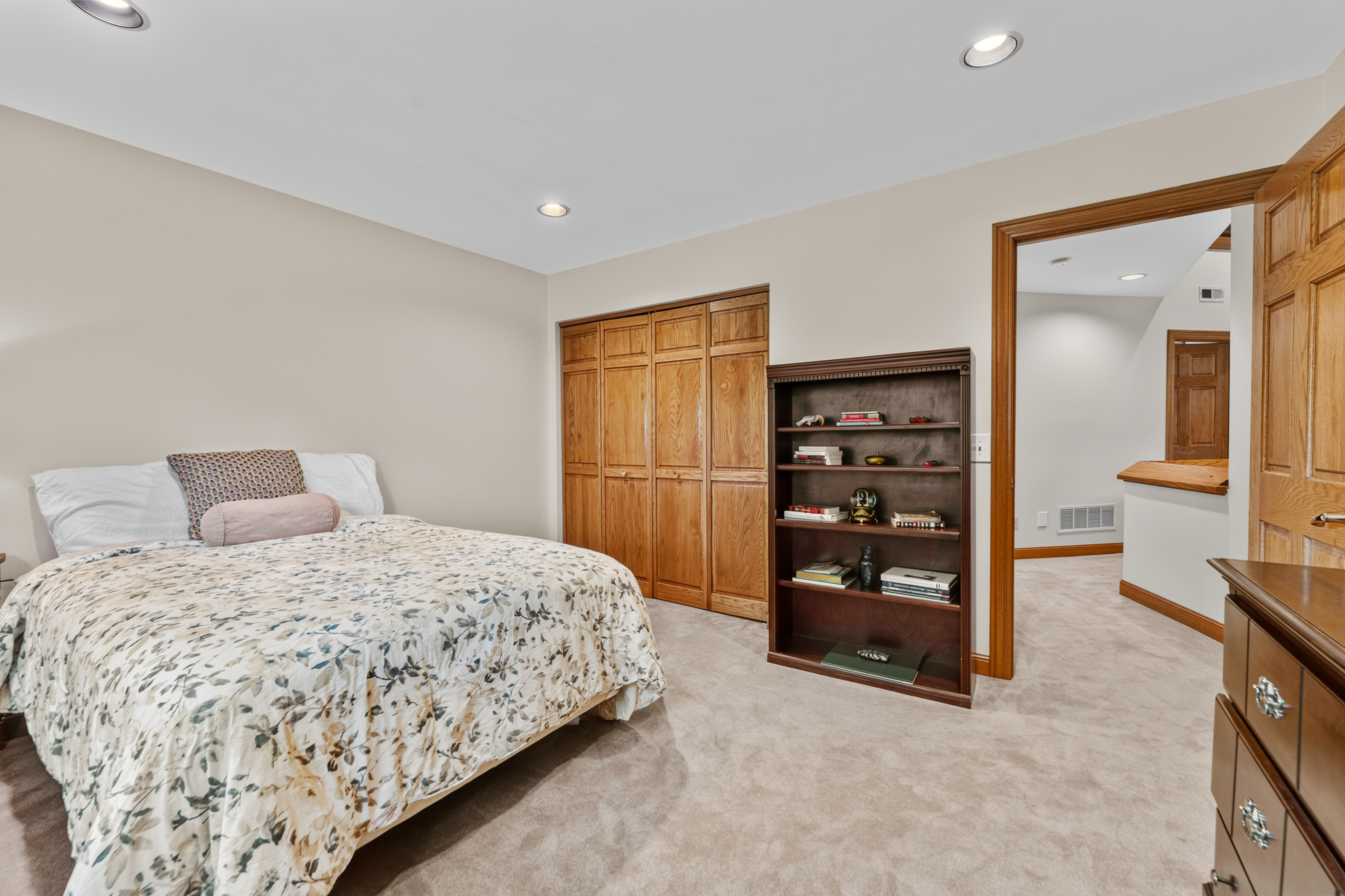  Light-Filled Contemporary on 2.35 Acres in Ladue - 物件實景