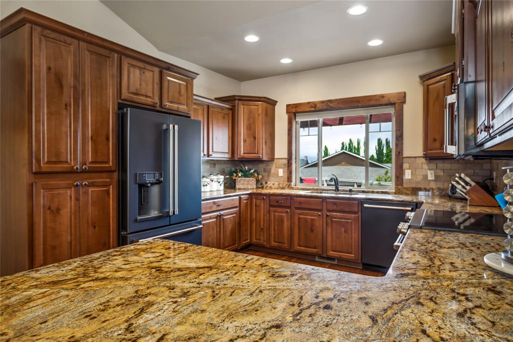 Polson, Montana, 59860, United States, 3 Bedrooms Bedrooms, ,2 BathroomsBathrooms,Residential,For Sale,1983270