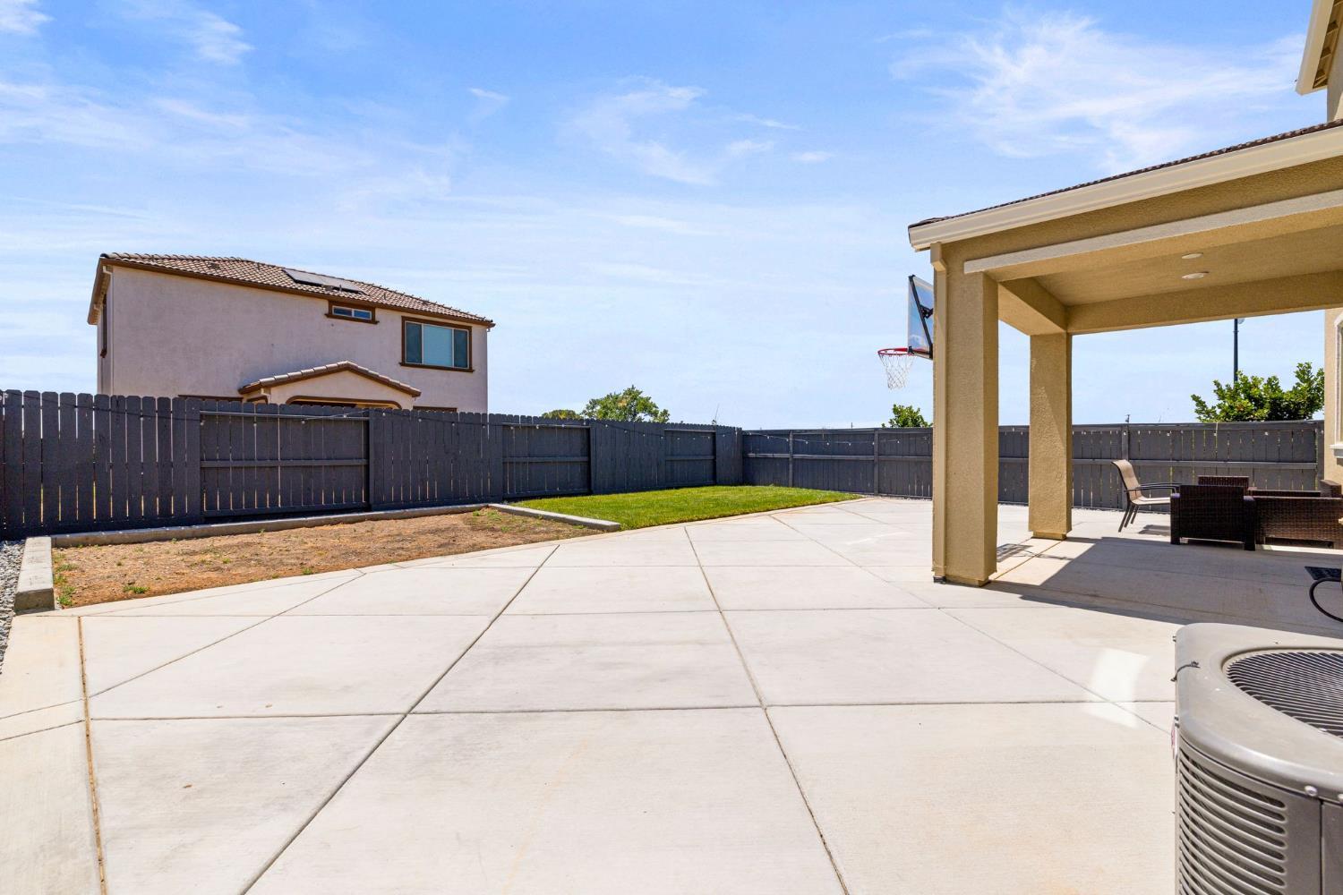 Elk Grove, California, 95757, United States, 4 Bedrooms Bedrooms, ,3 BathroomsBathrooms,Residential,For Sale,1879149