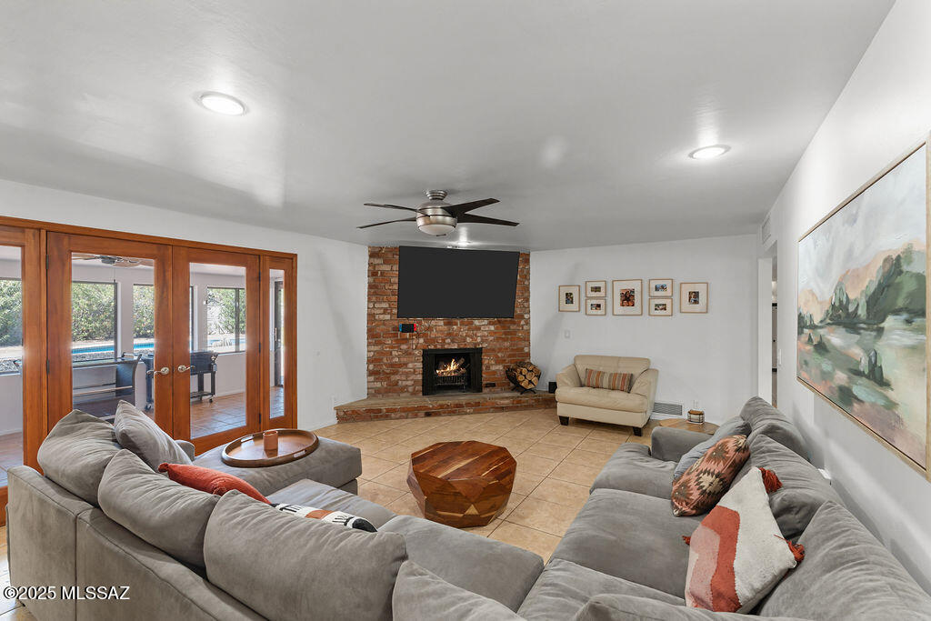 Tucson, Arizona, 85750, United States, 4 Bedrooms Bedrooms, ,3 BathroomsBathrooms,Residential,For Sale,1818132