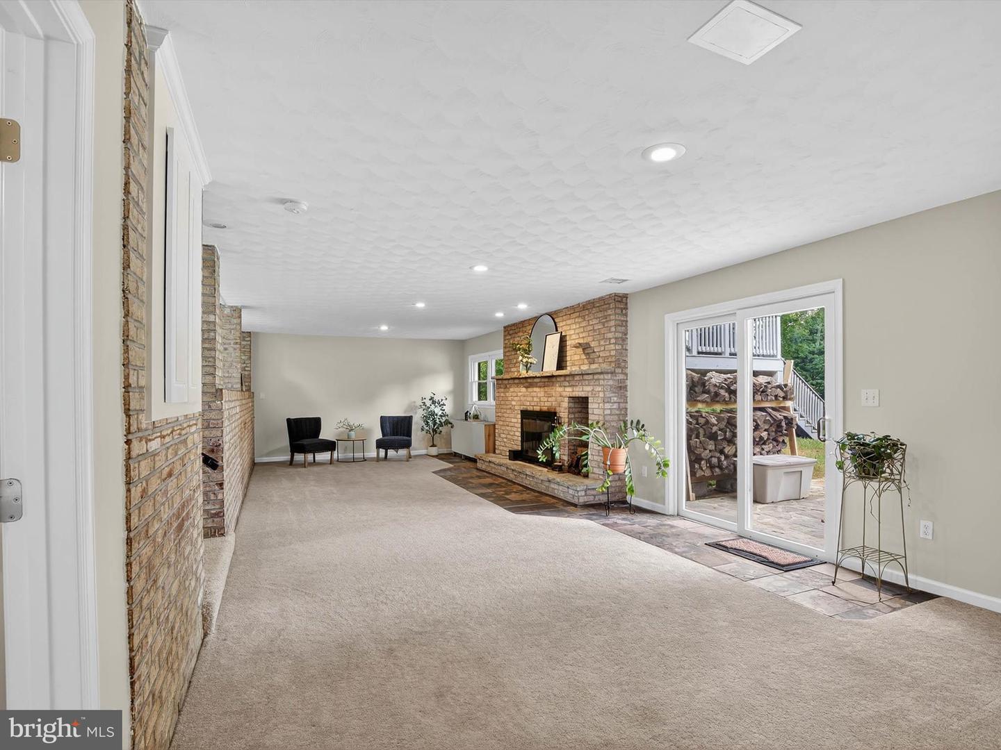 Lancaster, Pennsylvania, 17601, United States, 4 Bedrooms Bedrooms, ,3 BathroomsBathrooms,Residential,For Sale,2003108