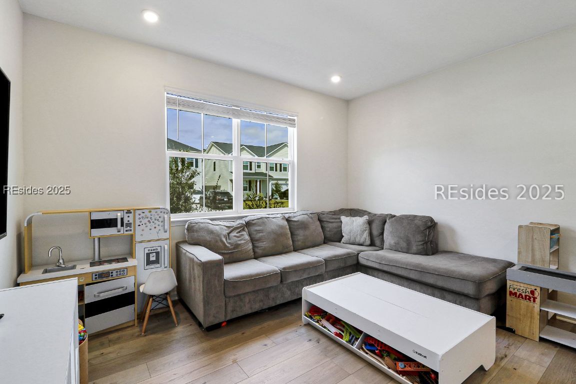 Bluffton, South Carolina, 29910, United States, 4 Bedrooms Bedrooms, ,3 BathroomsBathrooms,Residential,For Sale,1972910