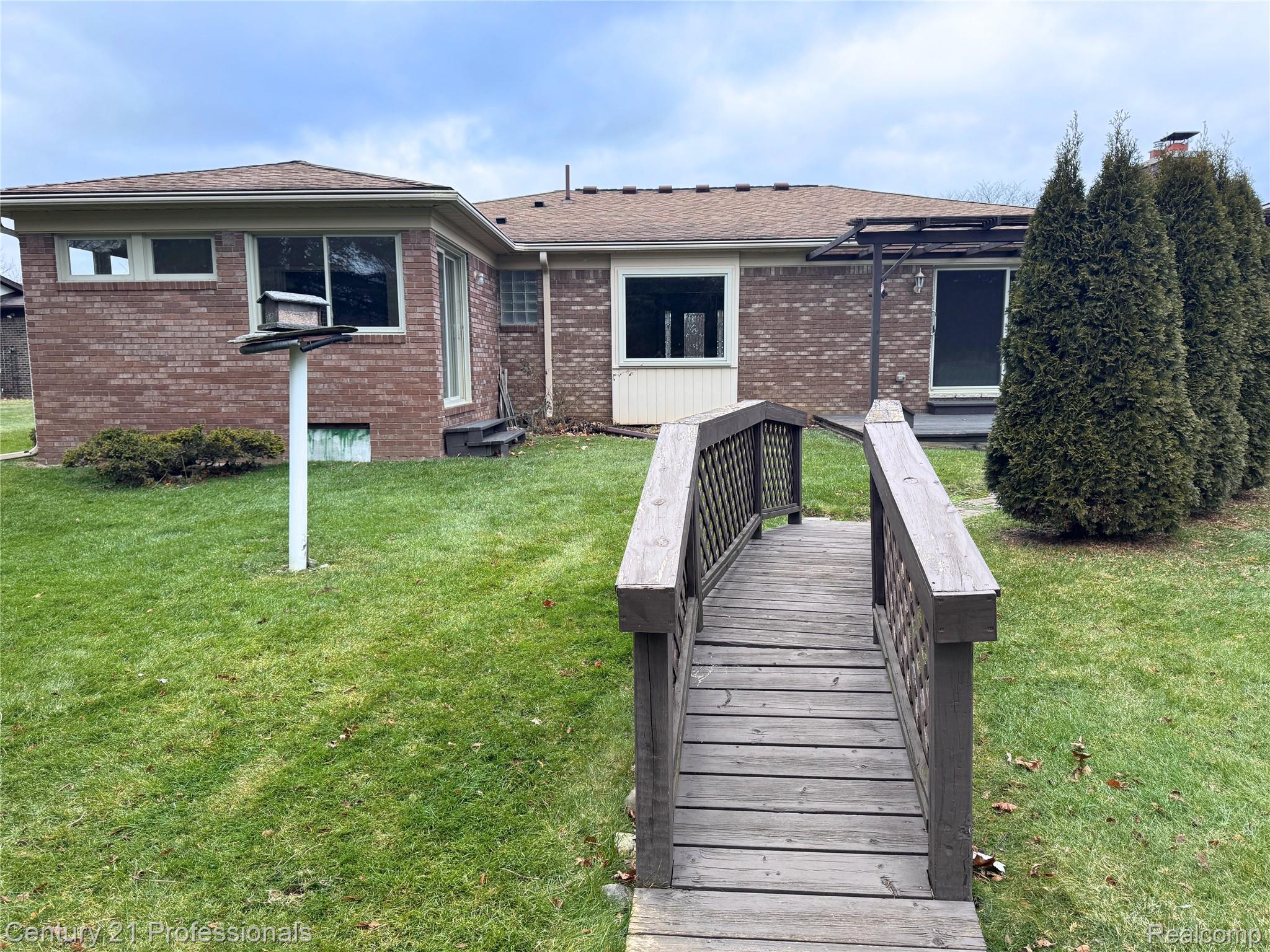 Troy, Michigan, 48085, United States, 4 Bedrooms Bedrooms, ,3 BathroomsBathrooms,Residential,For Sale,2009052