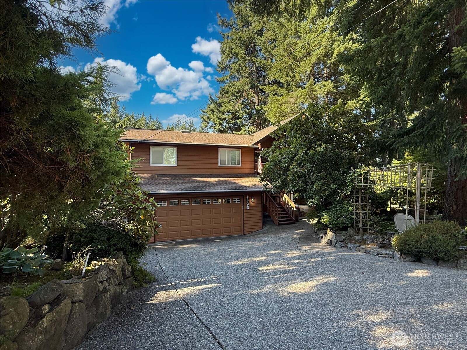 Edmonds, Washington, 98026, United States, 4 Bedrooms Bedrooms, ,2 BathroomsBathrooms,Residential,For Sale,1923504