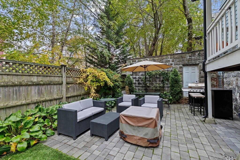 Boston, Massachusetts, 02124, United States, 3 Bedrooms Bedrooms, ,3 BathroomsBathrooms,Residential,For Sale,1990964