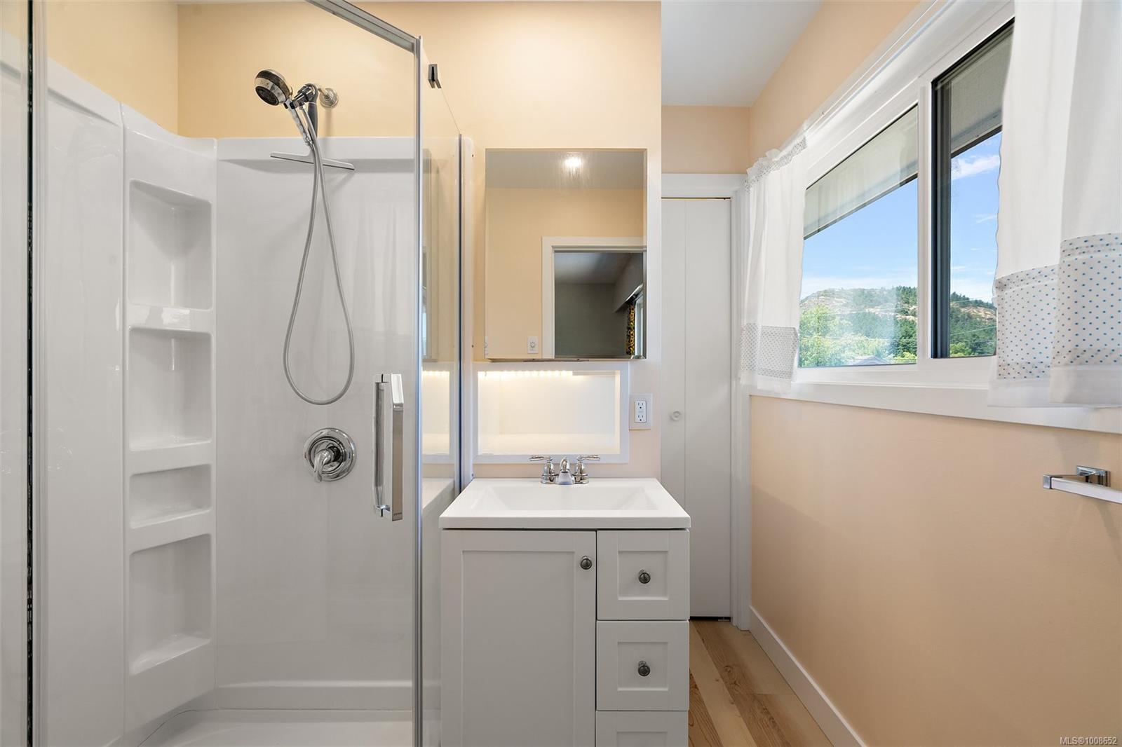 SAANICH, British Columbia, V8N 2E2, CA, 4 Bedrooms Bedrooms, ,Residential,For Sale,1949175