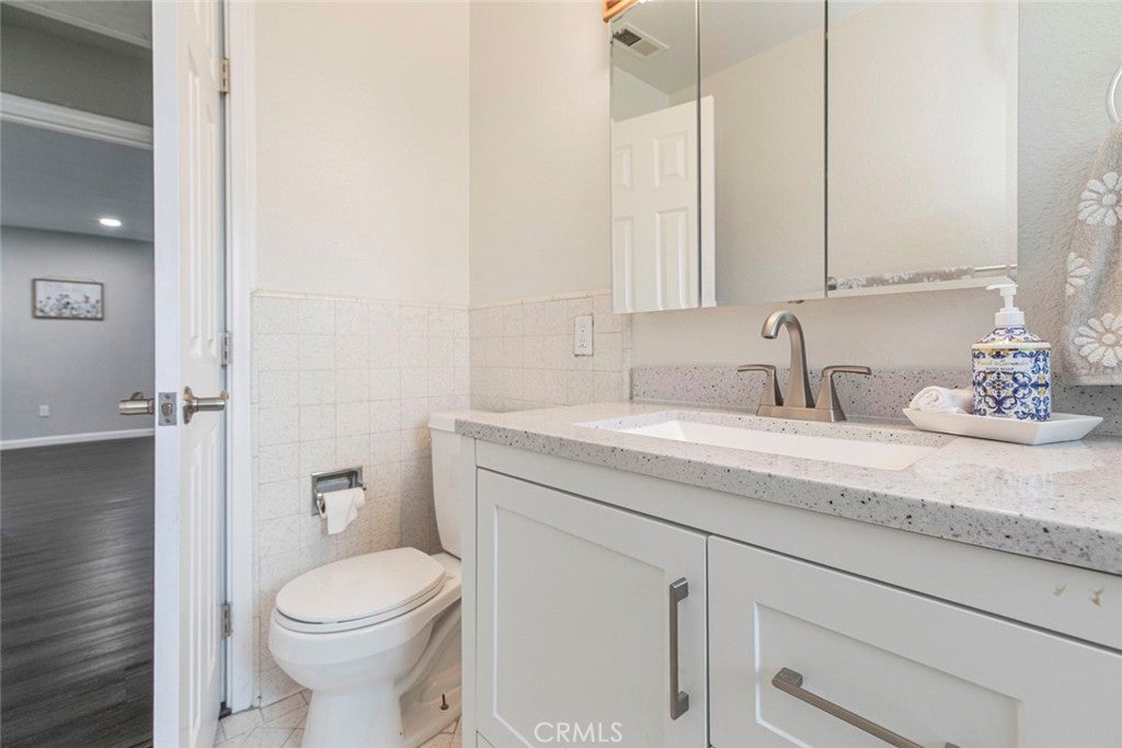 Sylmar, California, 91342, United States, 2 Bedrooms Bedrooms, ,1 BathroomBathrooms,Residential,For Sale,1960749