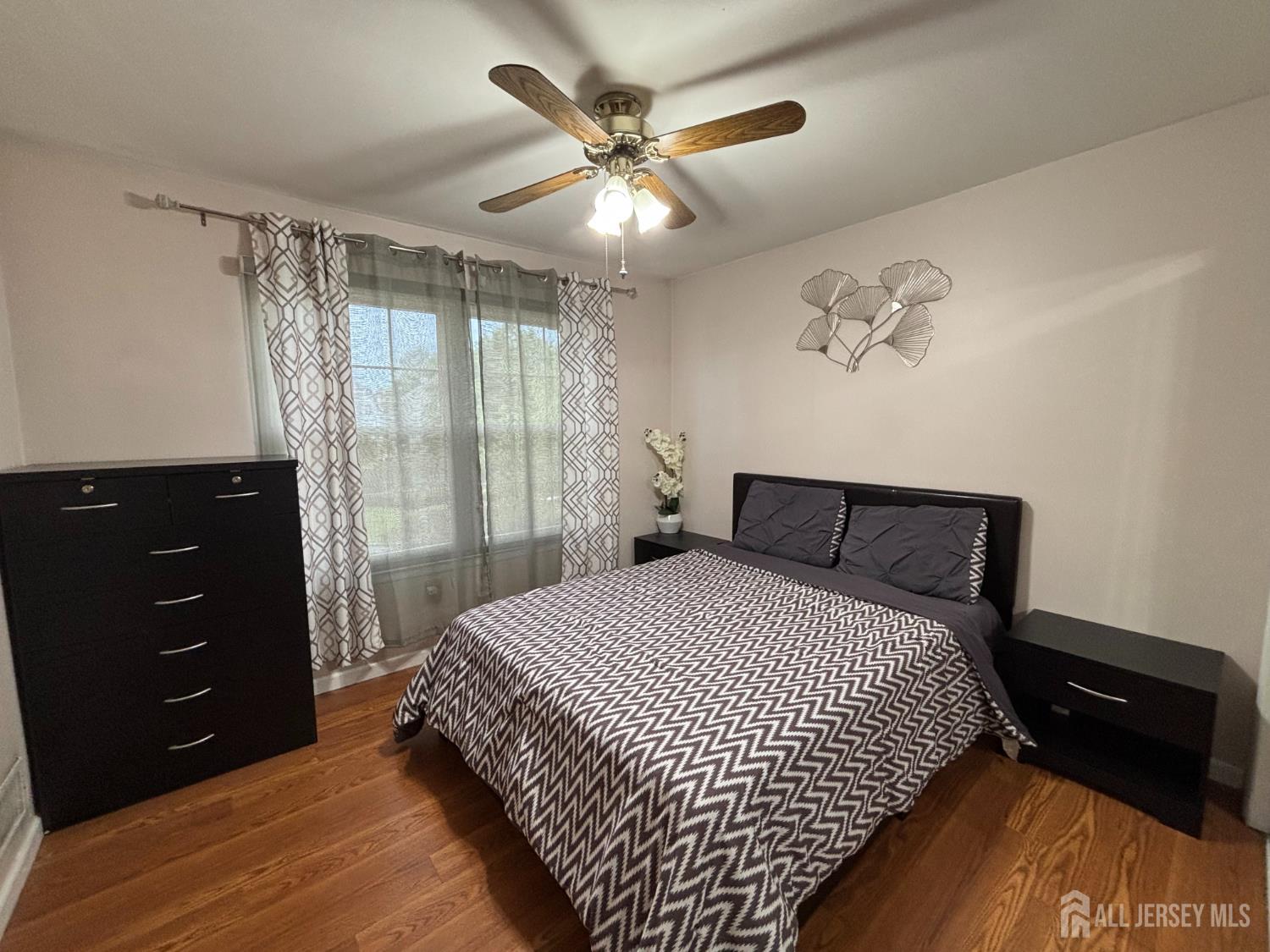 North Brunswick, New Jersey, 08902, United States, 3 Bedrooms Bedrooms, ,3 BathroomsBathrooms,Residential,For Sale,2048487