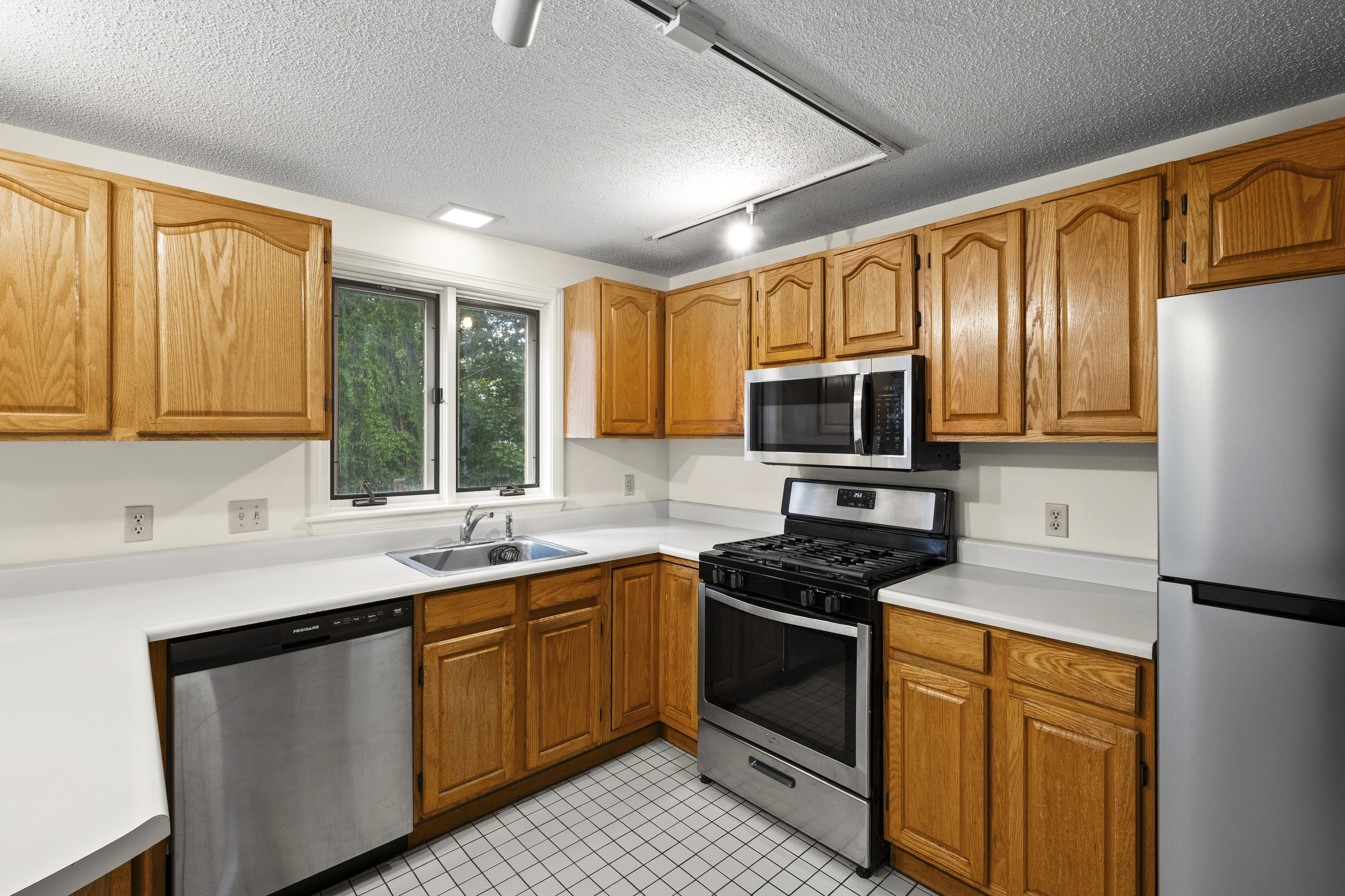  55 Littleton Road, Ayer, MA 01432 - 物件實景