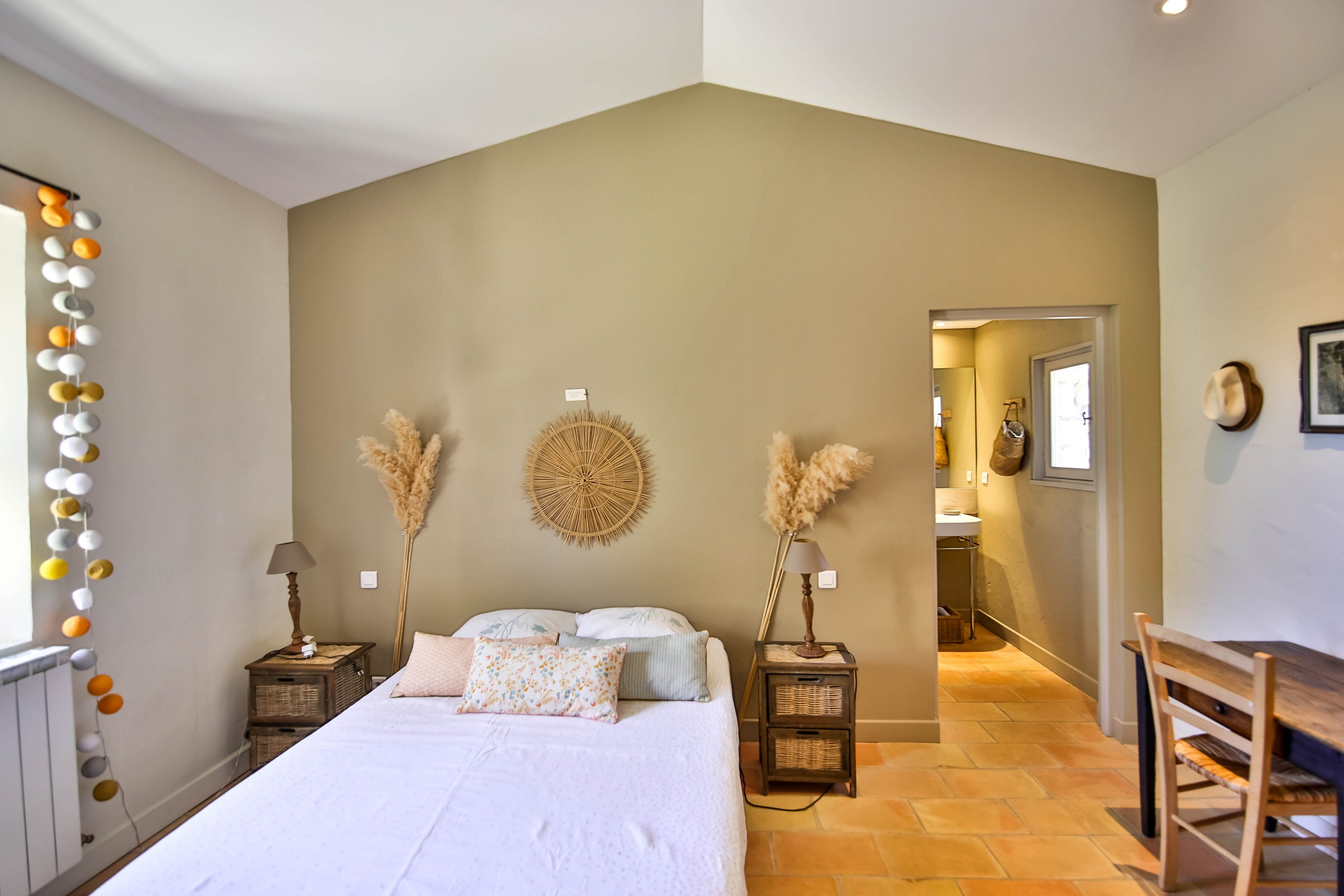  a home immersed in nature, where  provence becomes a way of life - 物件實景