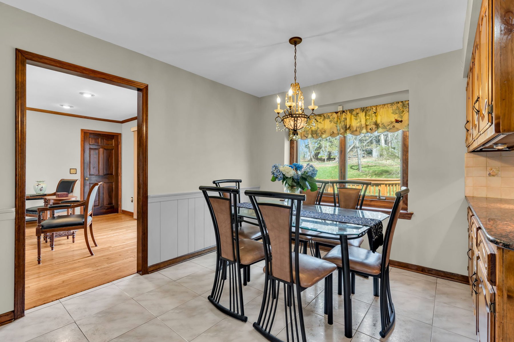  Spacious Middletown Colonial with Updates - 物件實景