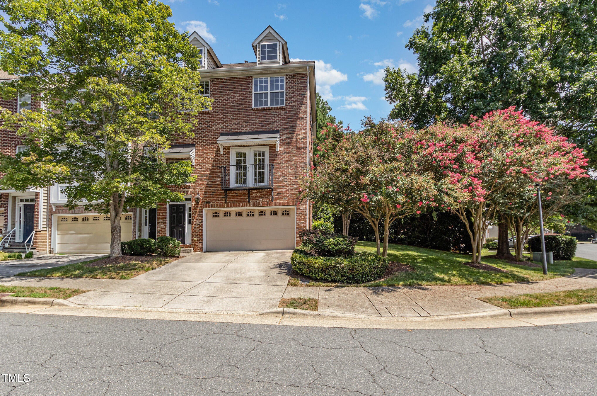 Chapel Hill, North Carolina, 27516, United States, 3 Bedrooms Bedrooms, ,4 BathroomsBathrooms,Residential,For Sale,1906993