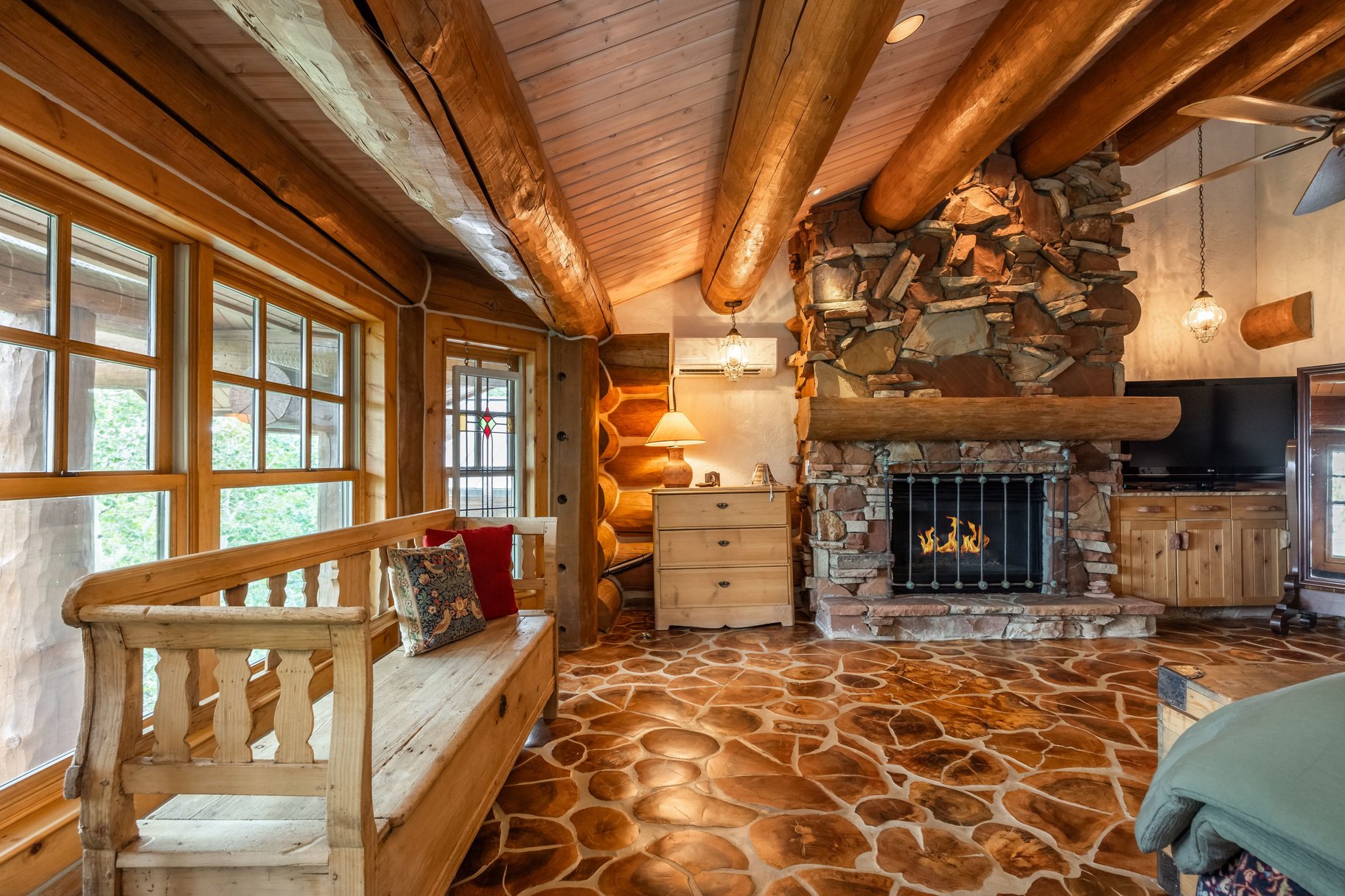  33 ACRE SOULFUL PARK CITY ESTATE WITH GRAND HOME AND GUEST HOUSE - 物件實景