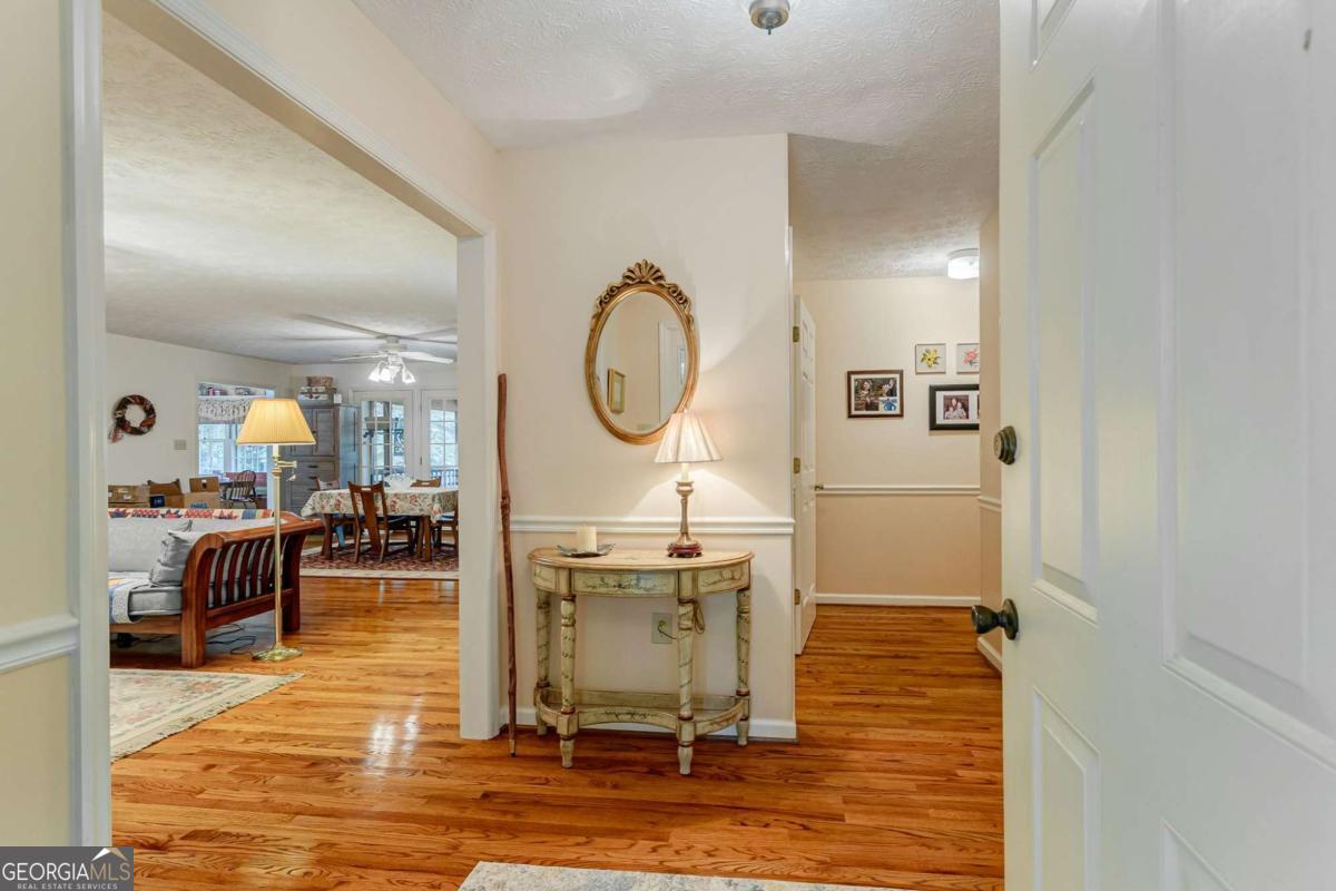 Comer, Georgia, 30629, United States, 5 Bedrooms Bedrooms, ,3 BathroomsBathrooms,Residential,For Sale,1991082