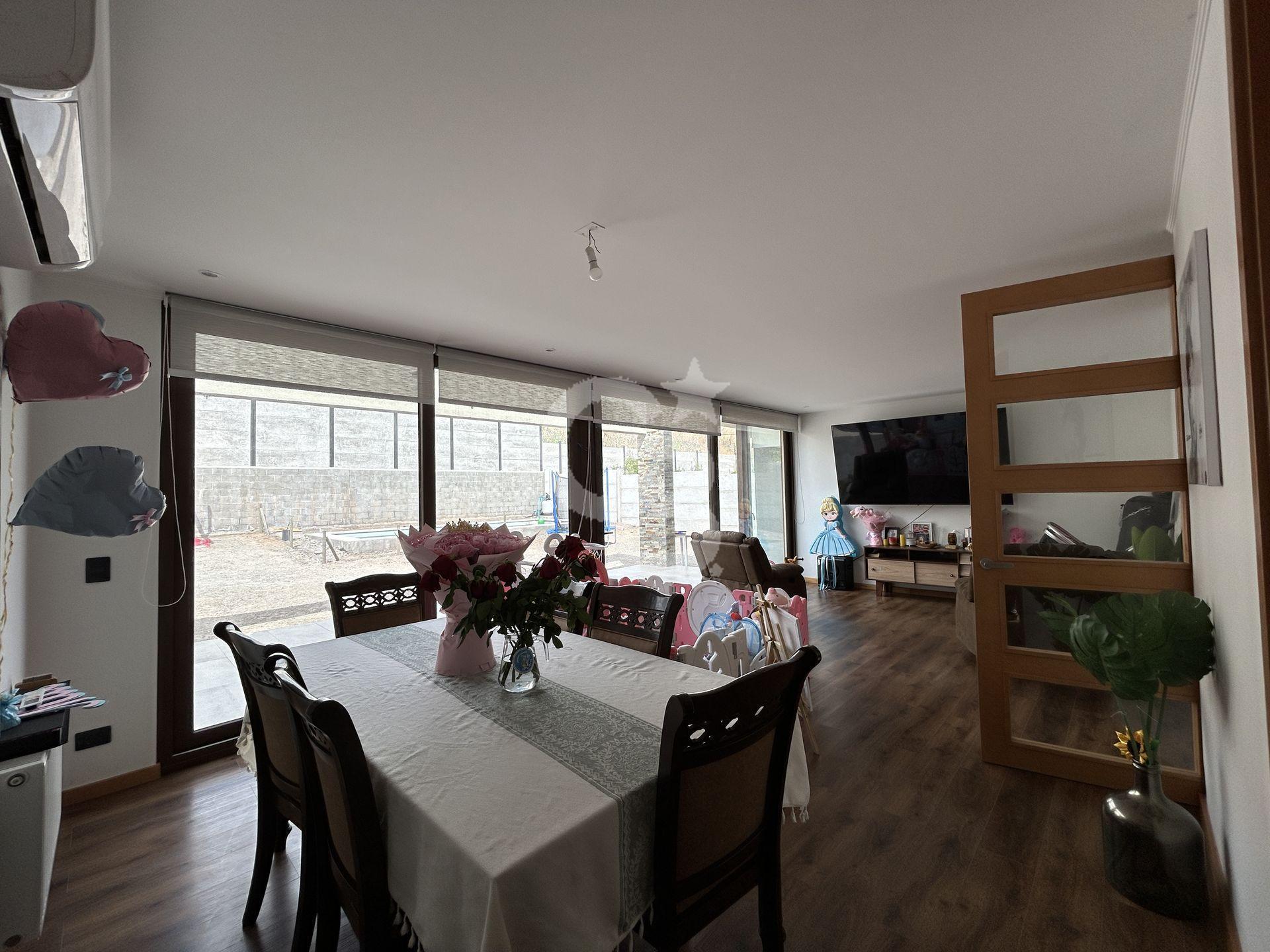 Colina, Chile, 4 Bedrooms Bedrooms, ,5 BathroomsBathrooms,Residential,For Sale,1991105