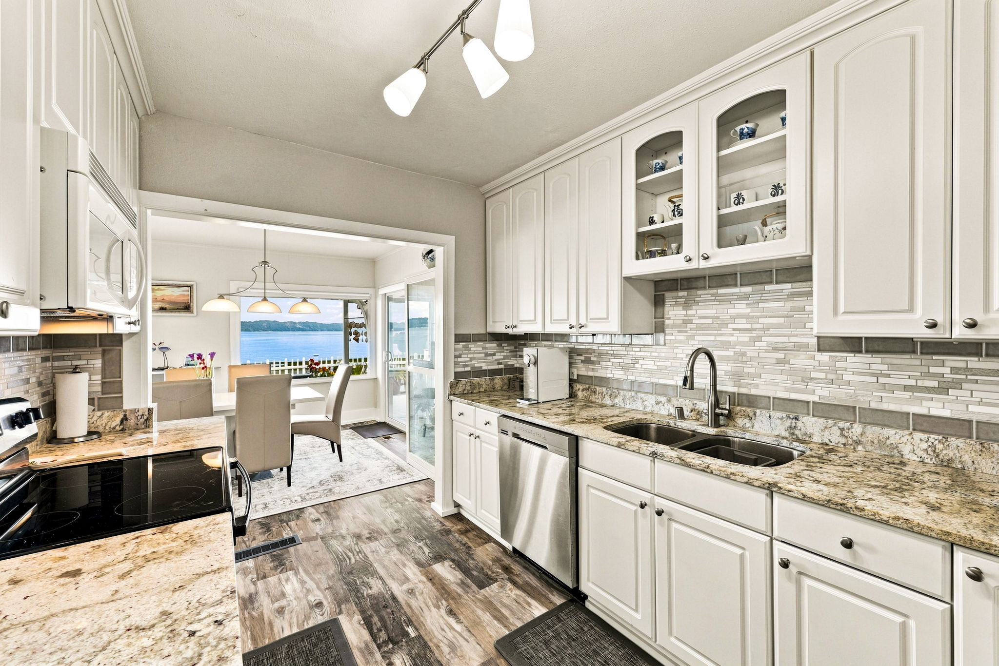  1626 Beach Dr NE, Tacoma, WA 98422 - 物件實景