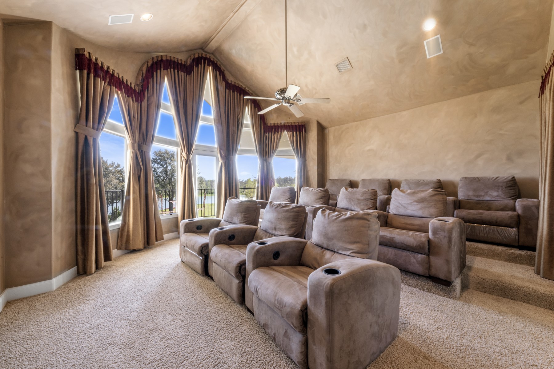  3622 River Forest Drive - 物件實景
