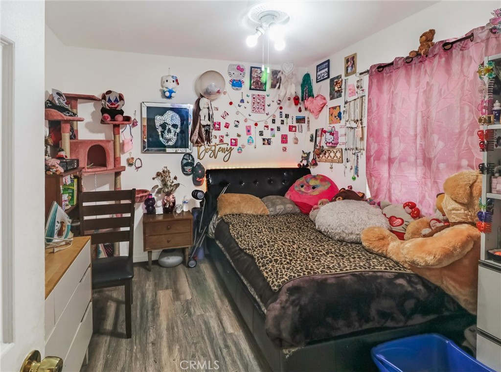 Los Angeles, California, 90003, United States, 5 Bedrooms Bedrooms, ,3 BathroomsBathrooms,Residential,For Sale,1935114