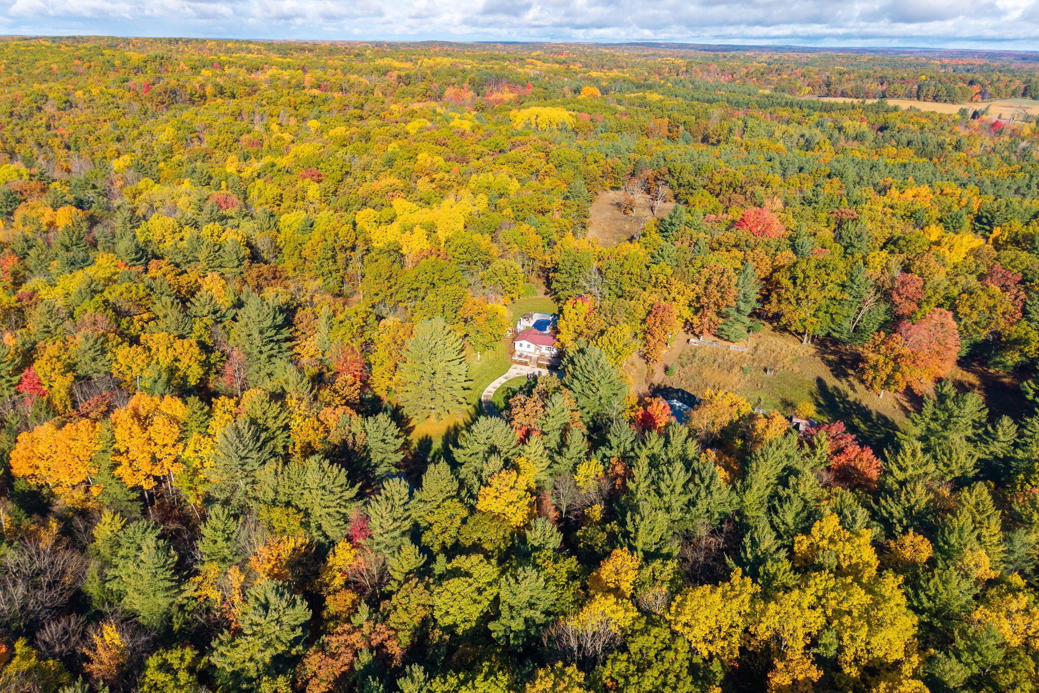 Big Rapids, Michigan, 49307, United States, 3 Bedrooms Bedrooms, ,2 BathroomsBathrooms,Residential,For Sale,1951282