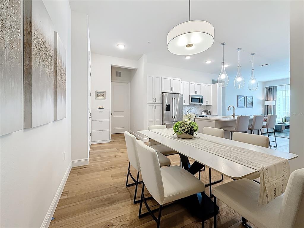 St Petersburg, Florida, 33701, United States, 2 Bedrooms Bedrooms, ,2 BathroomsBathrooms,Residential,For Sale,1889931