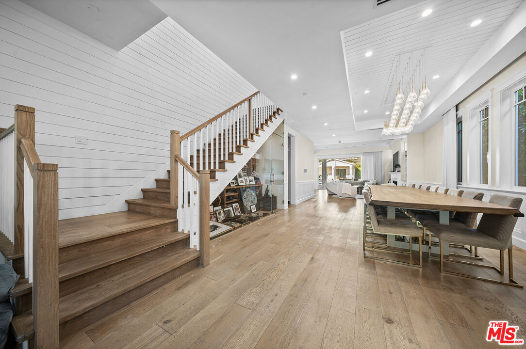 Valley Village, California, 91607, United States, 7 Bedrooms Bedrooms, ,8 BathroomsBathrooms,Residential,For Sale,1997303