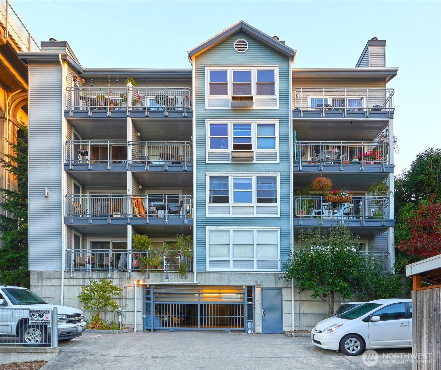 SEATTLE, Washington, 98103, United States, 2 Bedrooms Bedrooms, ,2 BathroomsBathrooms,Residential,For Sale,1794014