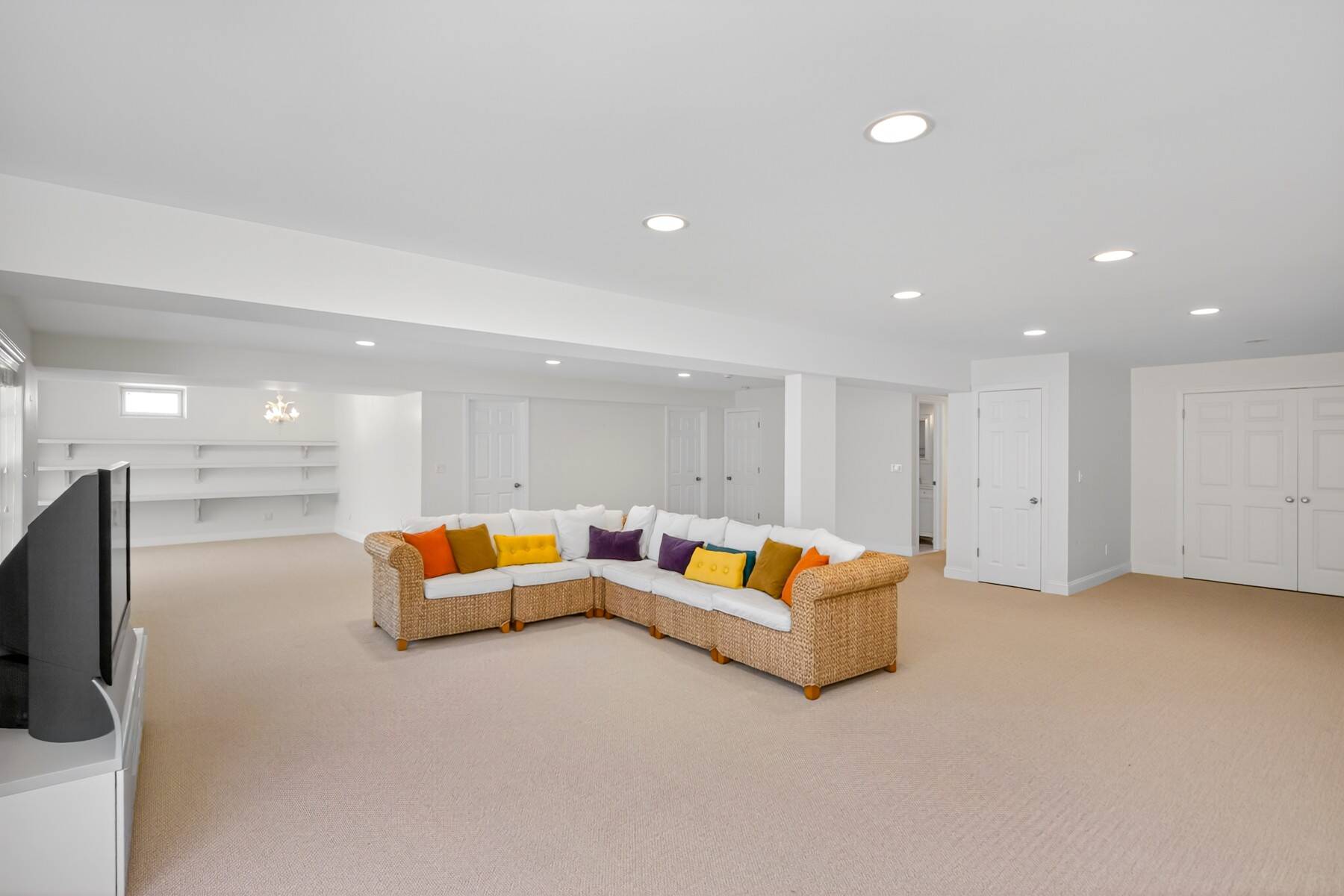 The Ease of First-Floor Living, The Space to Entertain - 物件實景