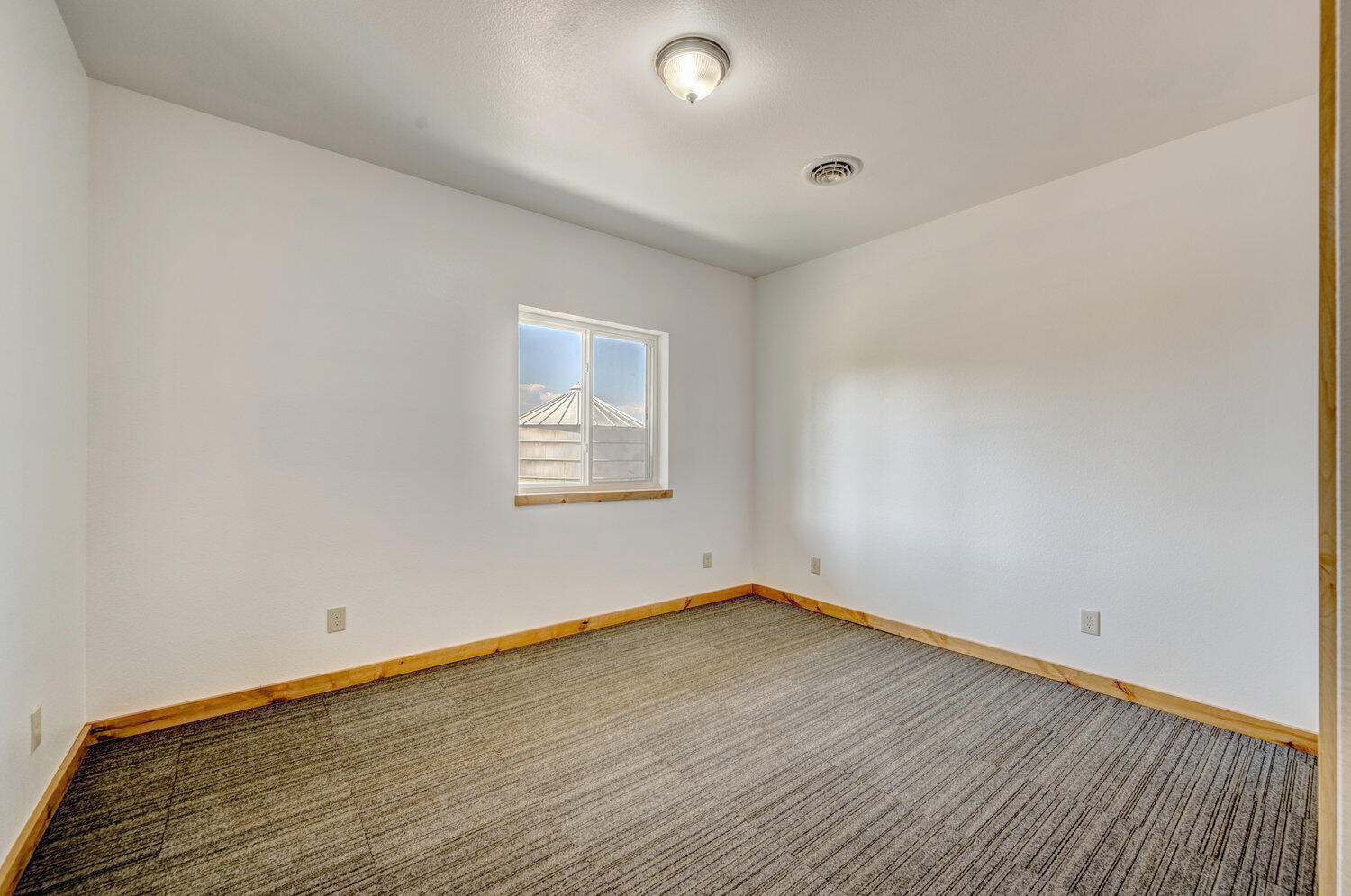 Wyarno, Wyoming, 82845, United States, 6 Bedrooms Bedrooms, ,3 BathroomsBathrooms,Residential,For Sale,1941792