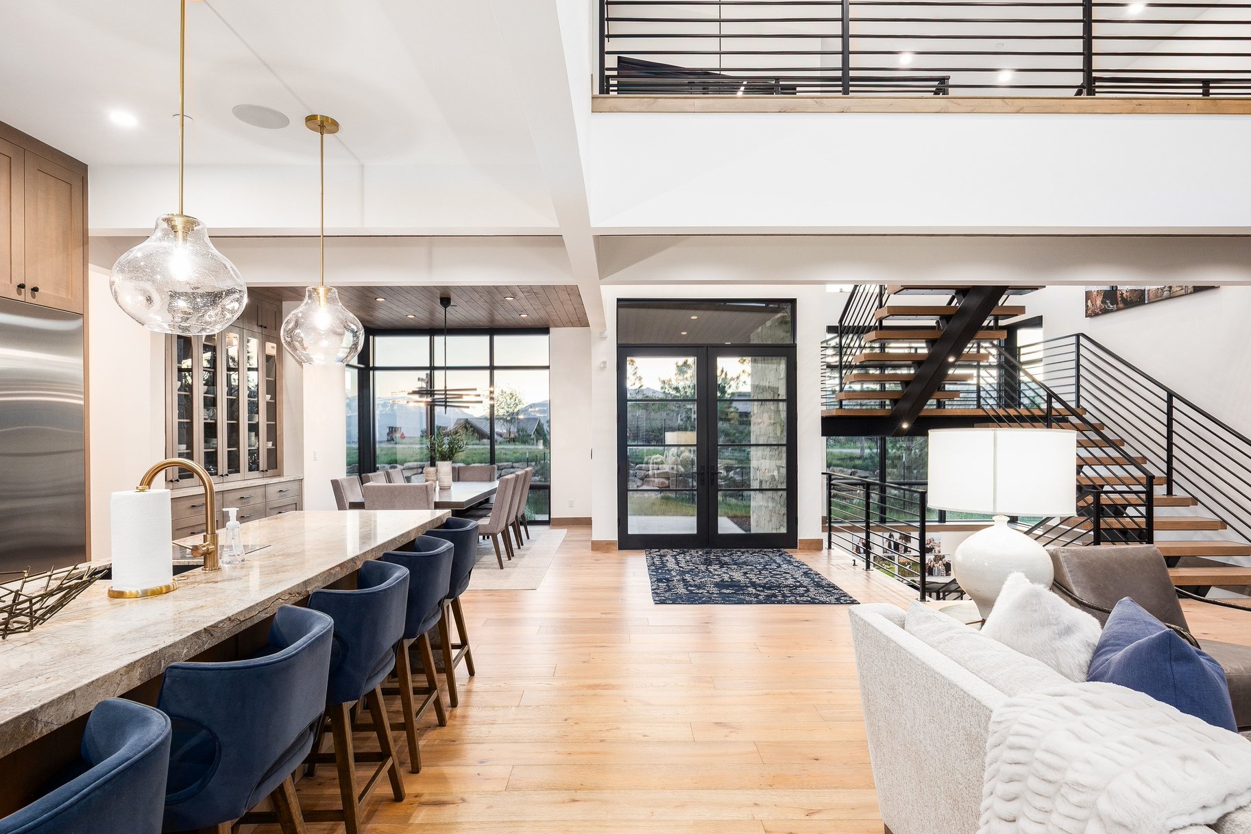  New Mountain Contemporary Home on Rare Double Lot with Timp Views - 物件實景