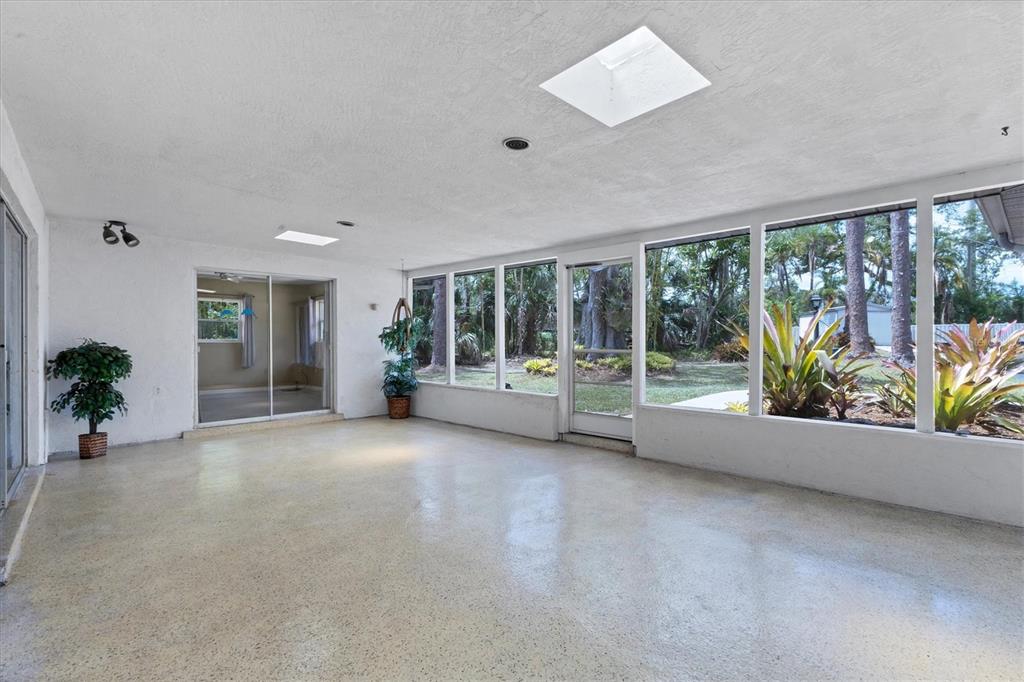 Bradenton, Florida, 34208, United States, 3 Bedrooms Bedrooms, ,2 BathroomsBathrooms,Residential,For Sale,1960554