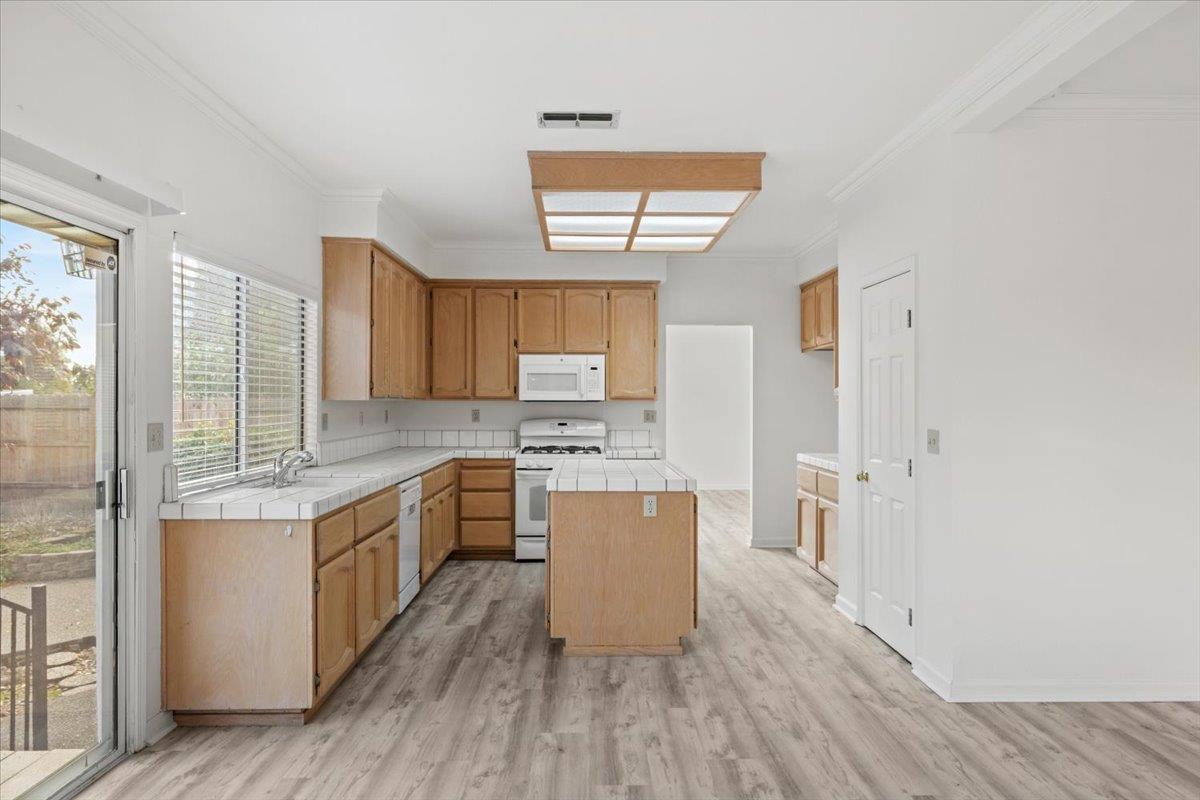 Orangevale, California, 95662, United States, 4 Bedrooms Bedrooms, ,3 BathroomsBathrooms,Residential,For Sale,2005203