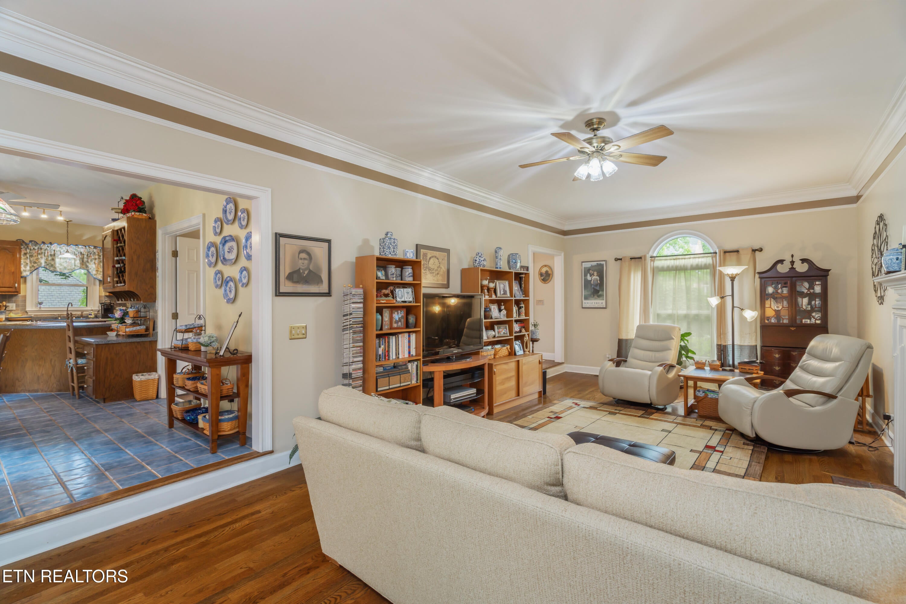 Kingston, Tennessee, 37763, United States, 3 Bedrooms Bedrooms, ,3 BathroomsBathrooms,Residential,For Sale,1762523