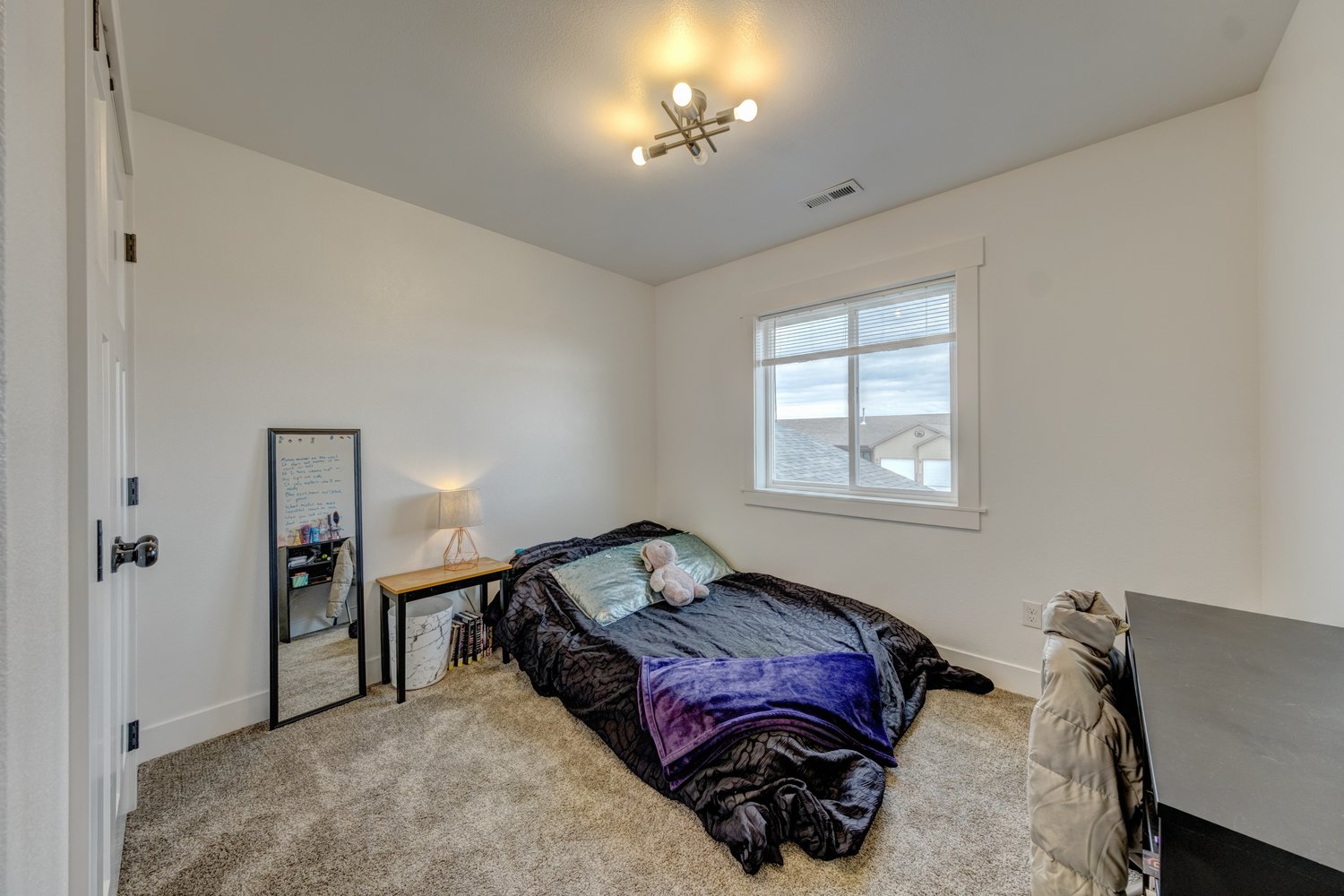 Ranchester, Wyoming, 82839, United States, 4 Bedrooms Bedrooms, ,3 BathroomsBathrooms,Residential,For Sale,1990445