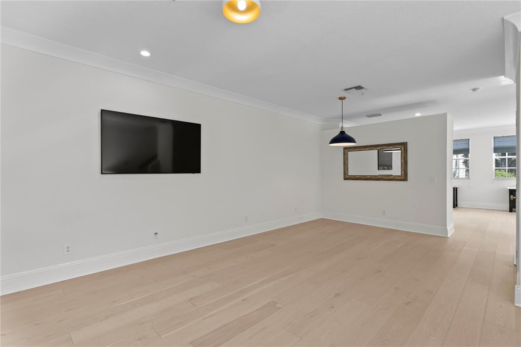 Tampa, Florida, 33602, United States, 3 Bedrooms Bedrooms, ,3 BathroomsBathrooms,Residential,For Sale,1902544