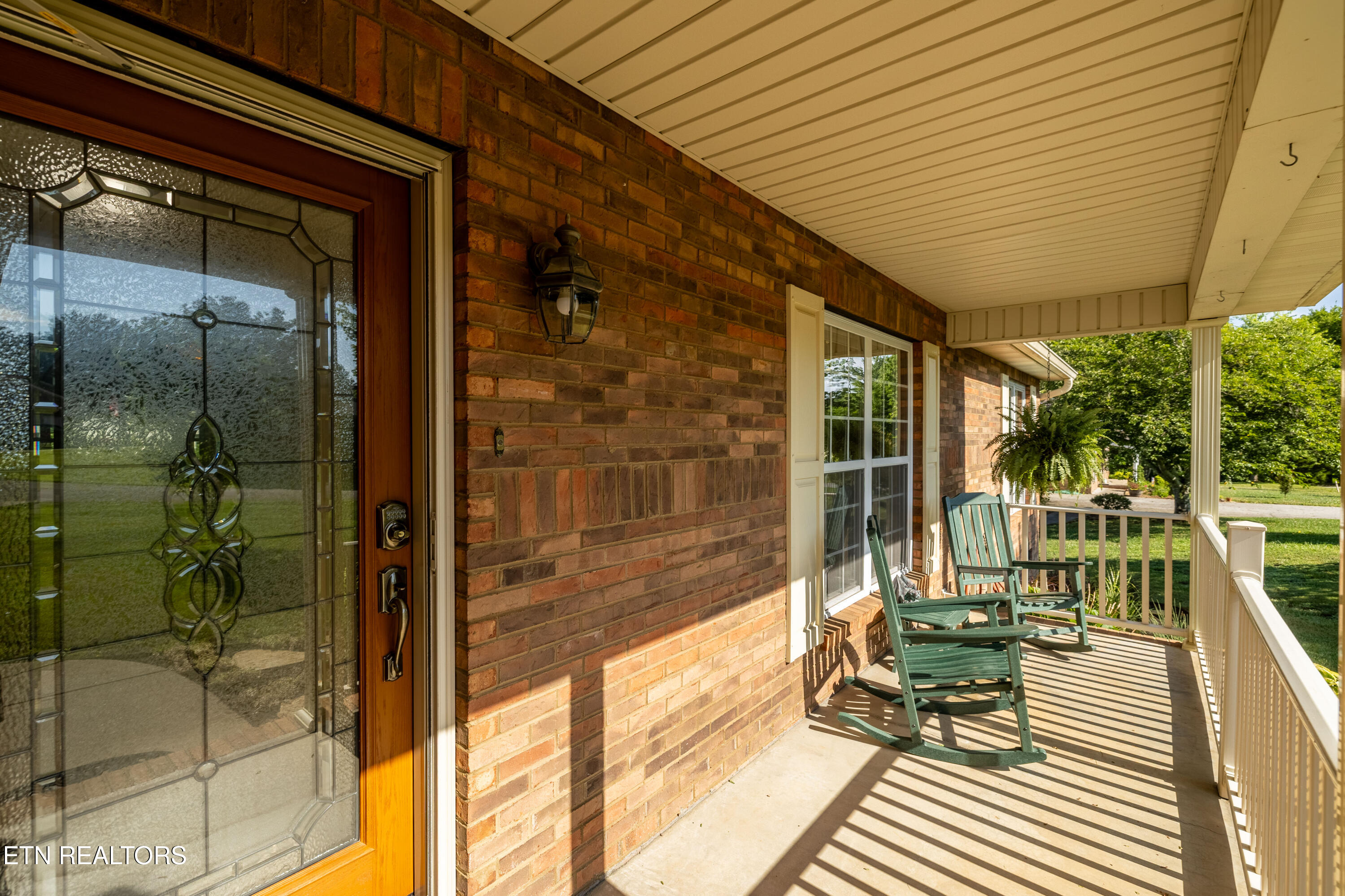Walland, Tennessee, 37886, United States, 3 Bedrooms Bedrooms, ,2 BathroomsBathrooms,Residential,For Sale,1930662