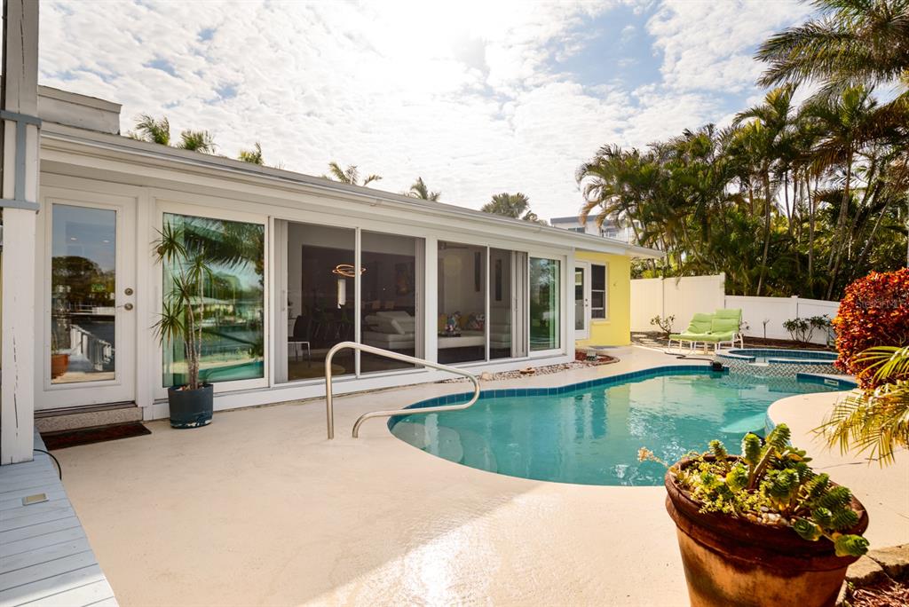 St Petersburg, Florida, 33705, United States, 3 Bedrooms Bedrooms, ,4 BathroomsBathrooms,Residential,For Sale,1793107