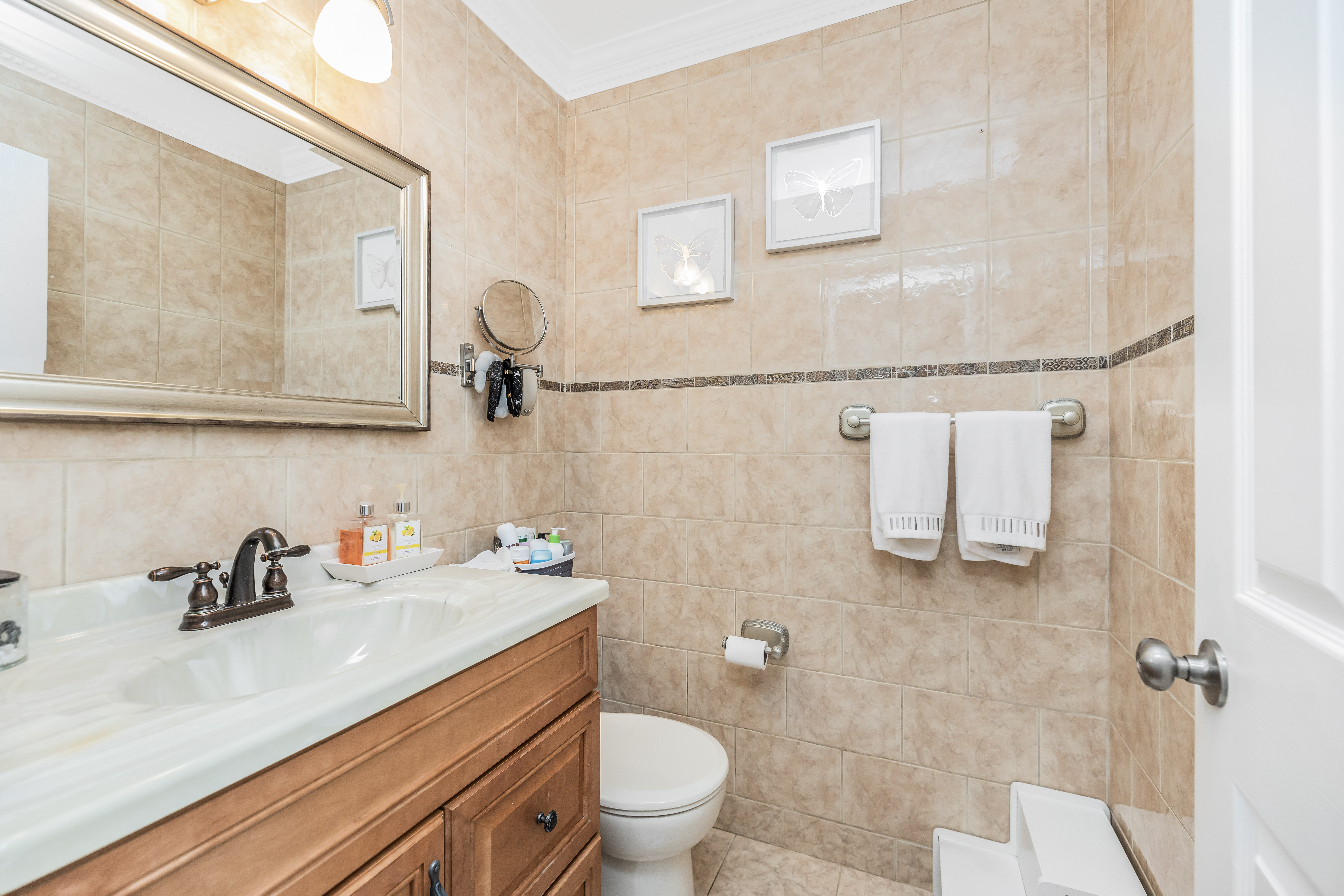 Yonkers, New York, 10703, United States, 4 Bedrooms Bedrooms, ,2 BathroomsBathrooms,Residential,For Sale,1825129